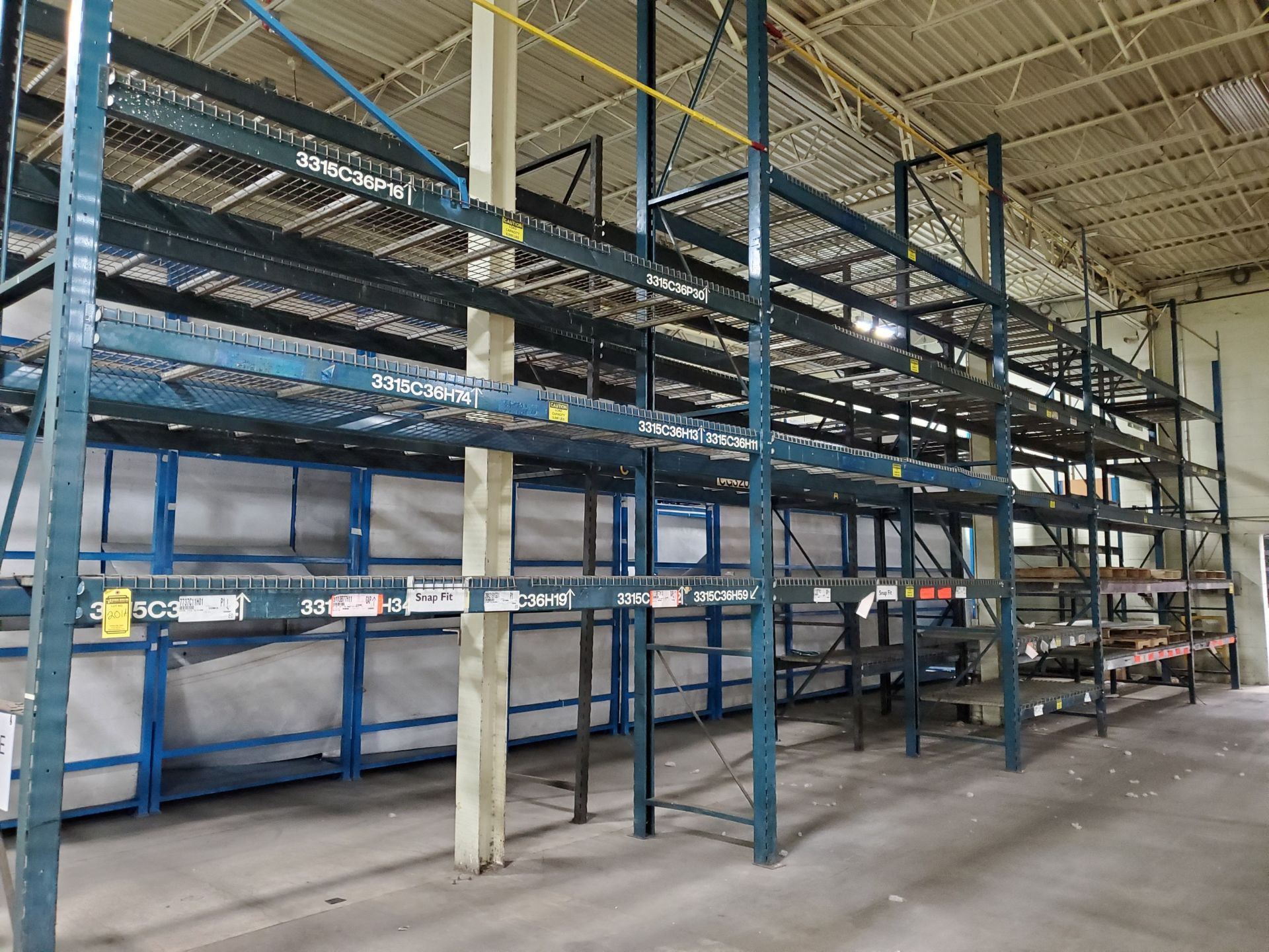 (15) SECTIONS OF ASSORTED SLOT/CORNER LOCK PALLET RACKING - VARIOUS SIZE HEIGHTS (12'-19') AND BEAMS - Image 5 of 6