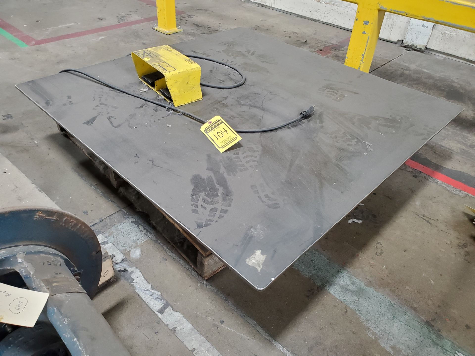 1,500 LB ELECTRIC SCISSOR LIFT TABLE, 4' X 4' X 3/8'` STEEL TABLE - Image 2 of 4