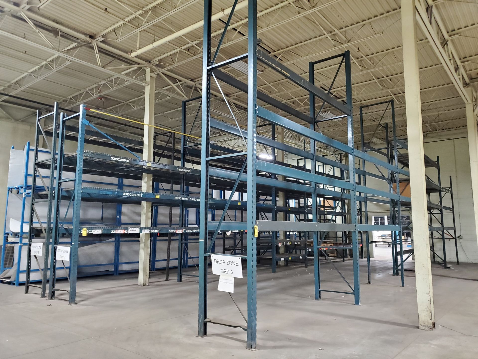 (15) SECTIONS OF ASSORTED SLOT/CORNER LOCK PALLET RACKING - VARIOUS SIZE HEIGHTS (12'-19') AND BEAMS