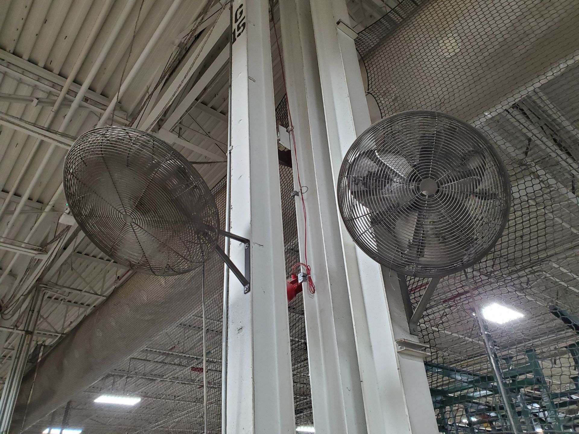 (5) 24'` COLUMN FANS (STILL MOUNTED ON COLUMN, BUYER RESPONSIBLE FOR REMOVAL) - Image 3 of 4