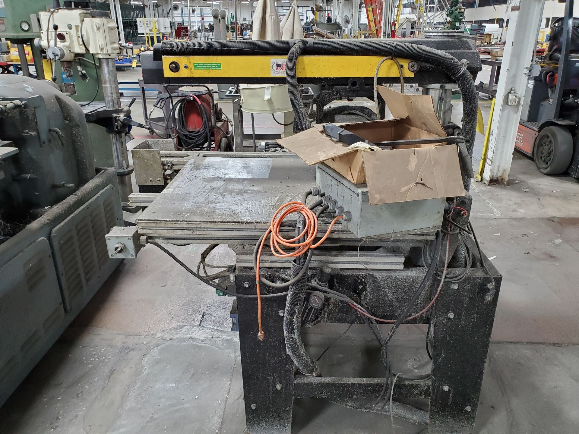 THE ORIGINAL SAW COMPANY METAL CUTTING RADIAL SAW, DUAL GUIDE, WASH SYSTEM, CONTROL BOX, VARIABLE - Image 3 of 10