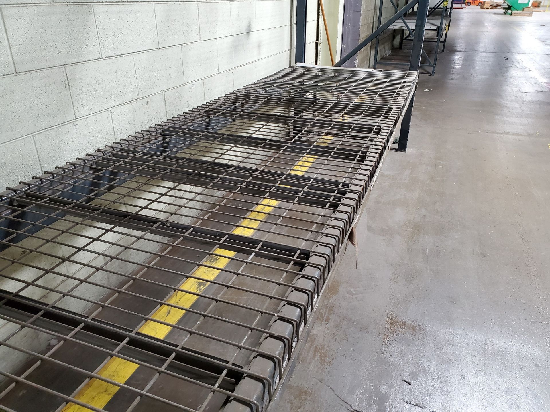 (13) SECTIONS OF ASSORTED SLOT/CORNER LOCK PALLET RACKING - VARIOUS SIZE HEIGHTS AND BEAMS - AVERAGE - Image 12 of 14