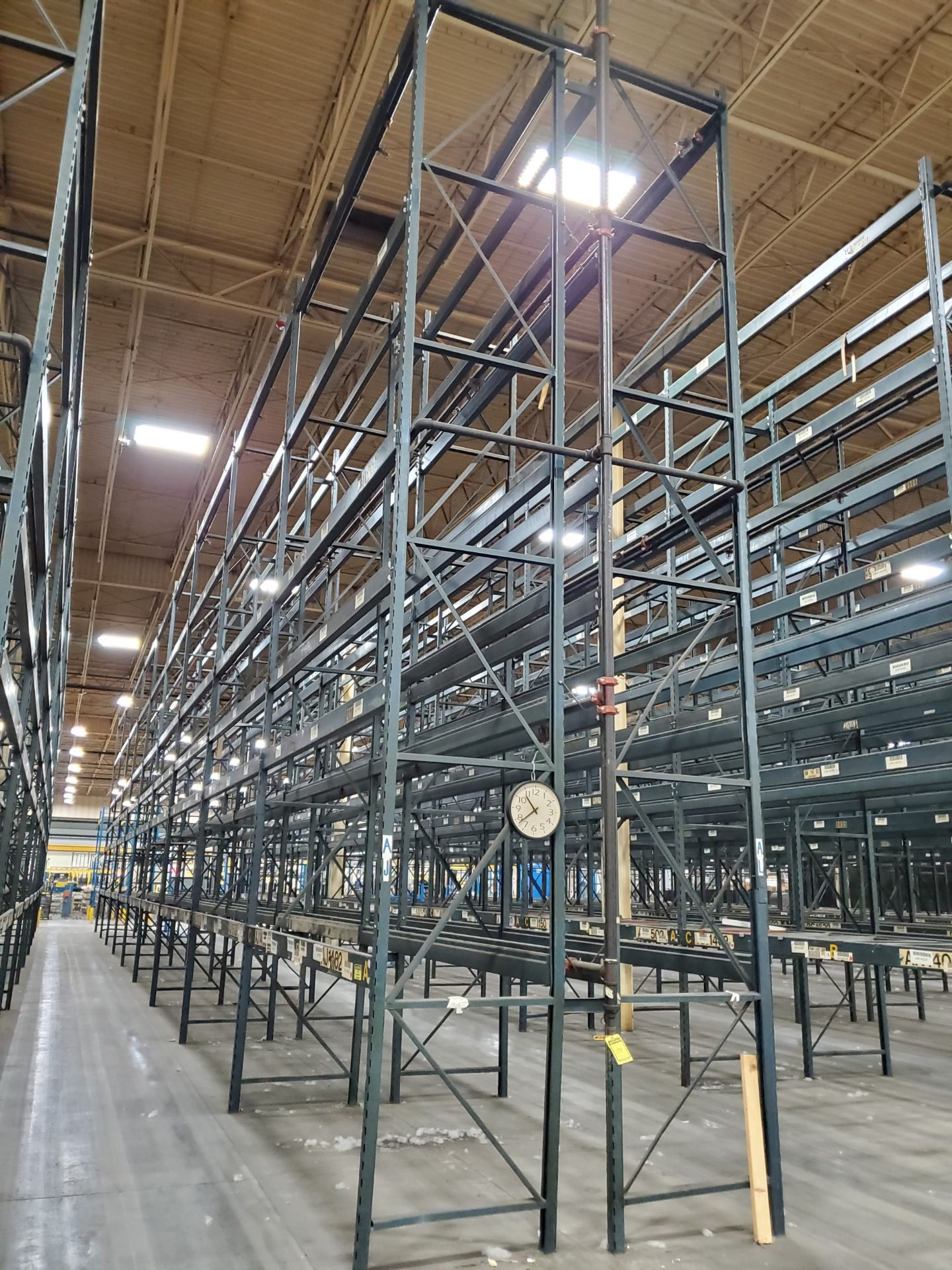 (18) SECTIONS OF 25' T X 42'`W X 12' BEAMS SLOT/CORNER LOCK PALLET RACKING, 216 BEAMS - Image 2 of 6