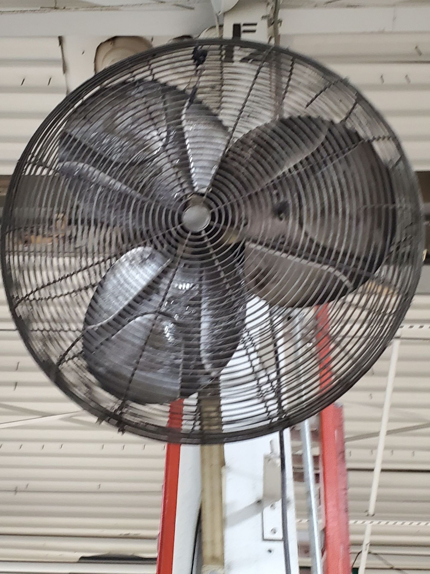 (5) 24'` COLUMN FANS (STILL MOUNTED ON COLUMN, BUYER RESPONSIBLE FOR REMOVAL)