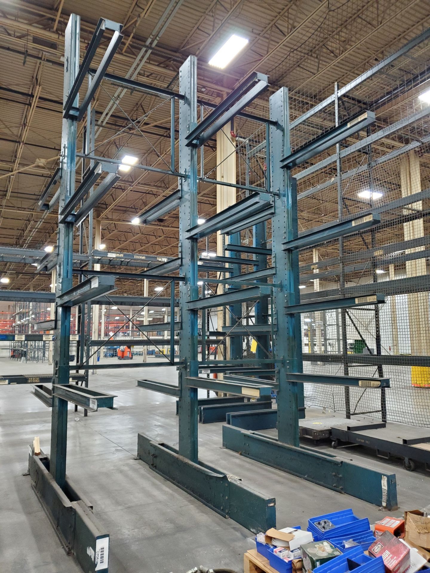 18' X 128'' X 5' CANTILEVER RACK, TWO-SIDED 5 TIER, 3 LEGS PER TIER - Image 7 of 7