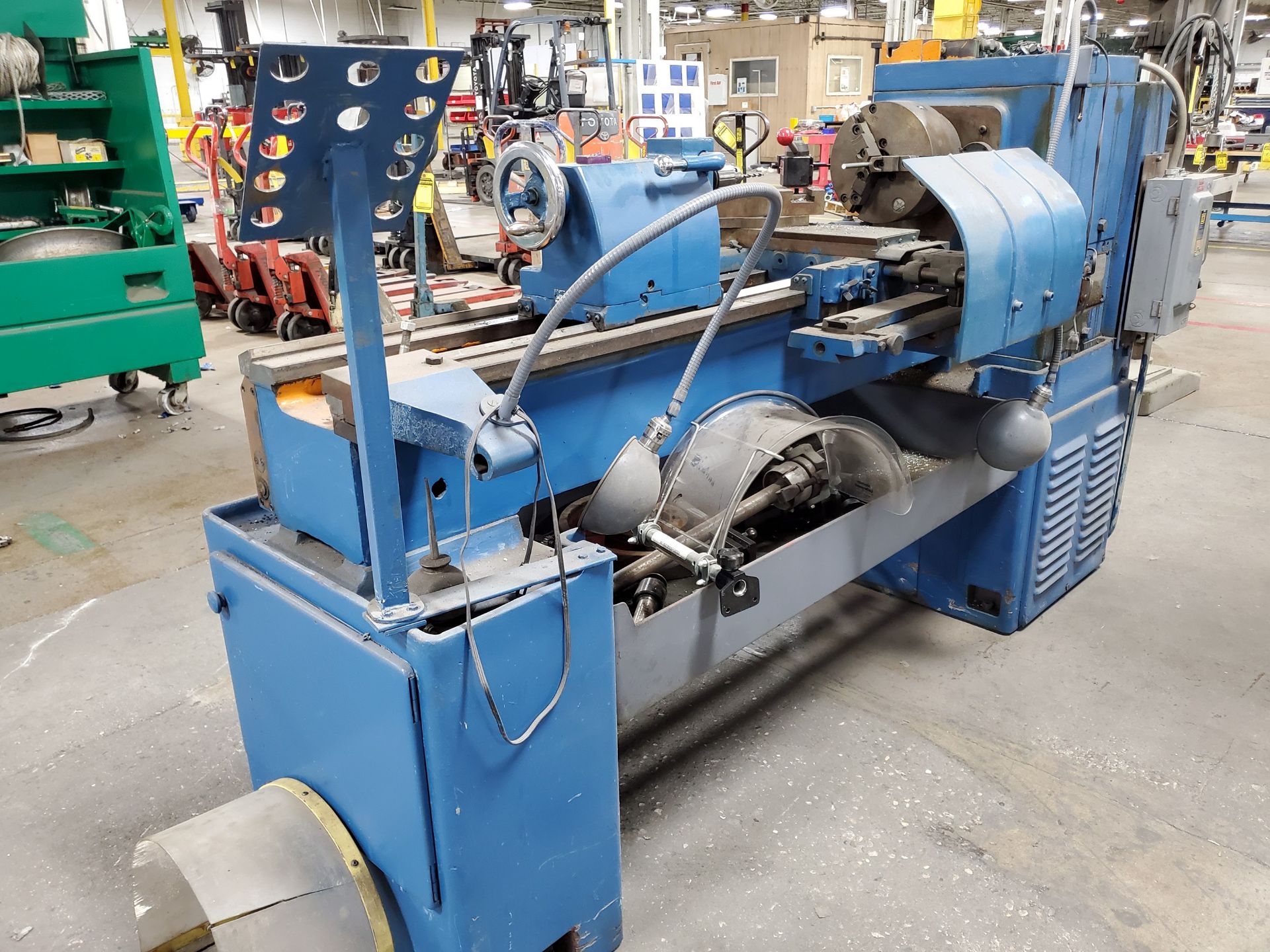 HWACHEON HORIZONTAL ENGINE LATHE, MODEL 153.4 X 40, 5 HP, 60'` BED, TAILSTOCK, DORIAN TOOL POST, 8'` - Image 9 of 9