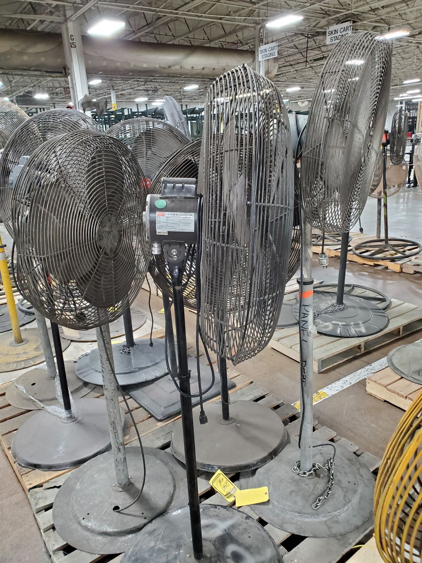 (4) PEDESTAL SHOP FANS - SOME ADJUSTABLE HEIGHT, 24'`-36'` - Image 3 of 5