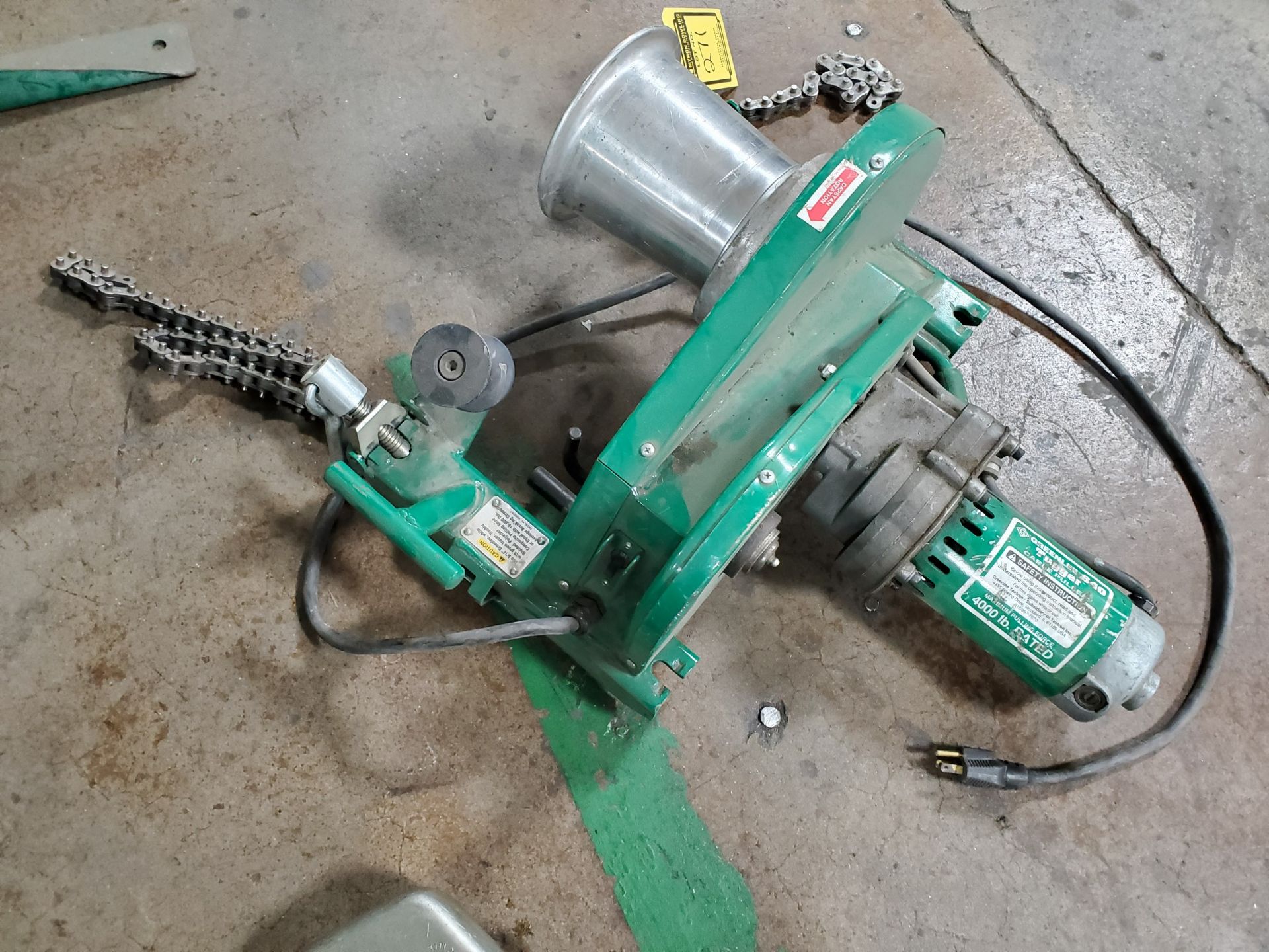 GREENLEE TUGGER CABLE PULLER, MODEL 640 WITH GREENLEE 446 CABLE PULLER BOX WITH 442 PORTA-PULLER - Image 5 of 6