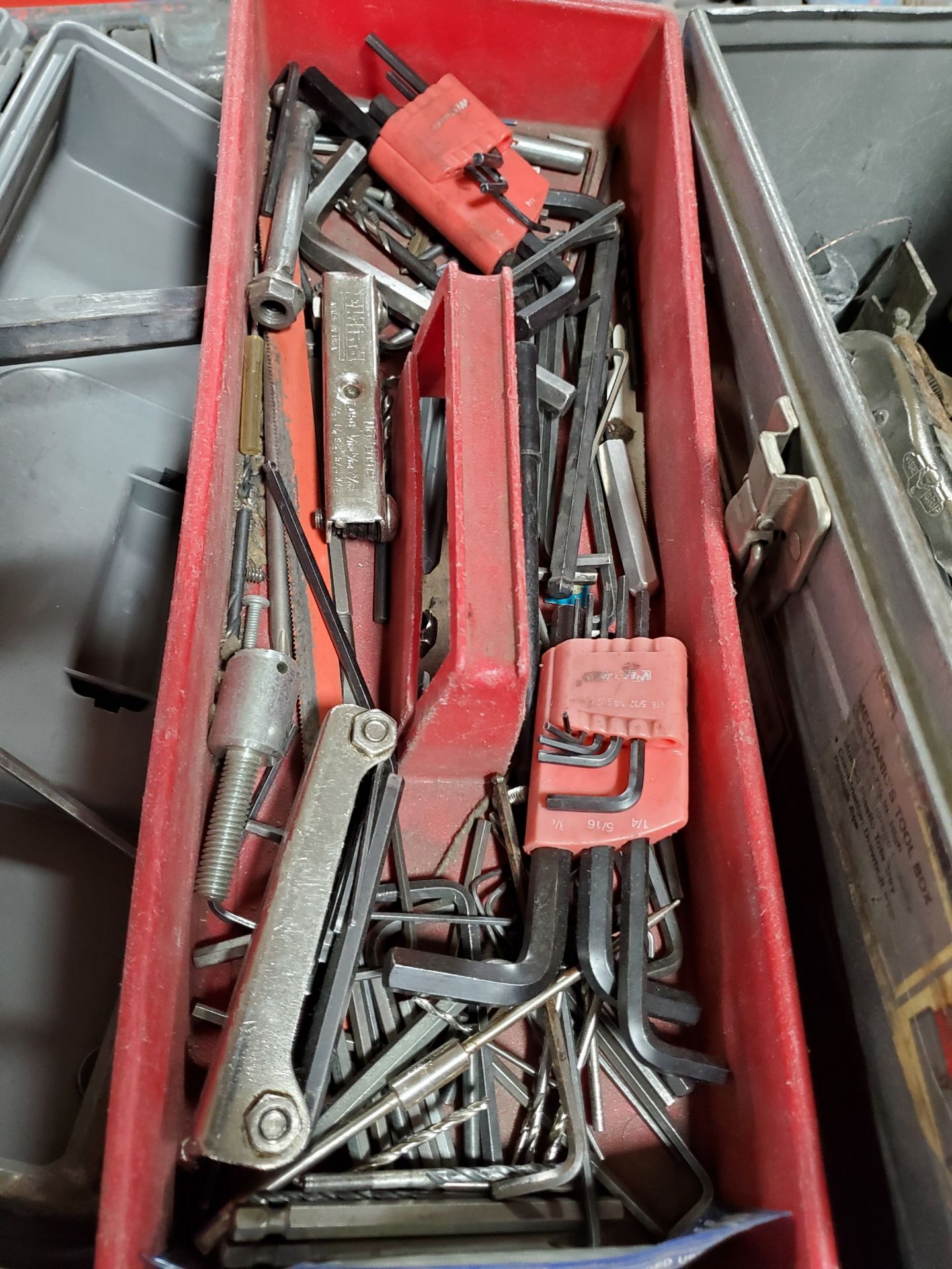 TOOLBOX WITH CRESCENT WRENCHES, OPEN/CLOSED END WRENCHES, ALLEN WRENCHES AND ASSORTED TOOLS - Image 5 of 5