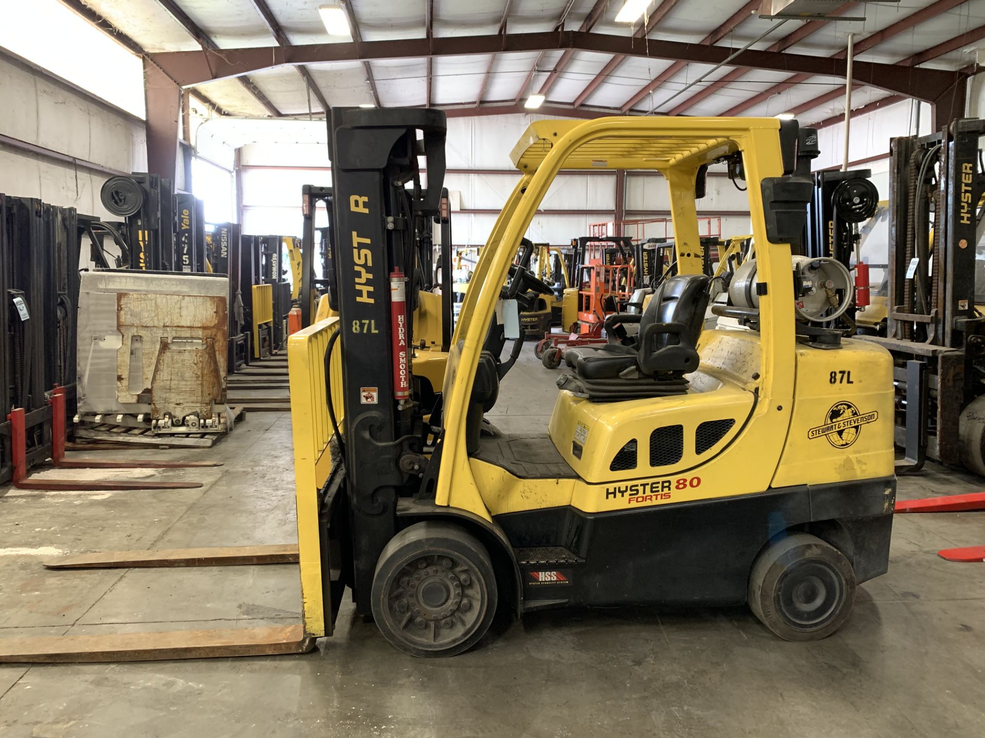 *LOCATED HAMILTON, OH* 2013 HYSTER 8,000-LB FORKLIFT, MOD S80FT, SOLID TIRE, LP, 3-STAGE, 5,007 HR