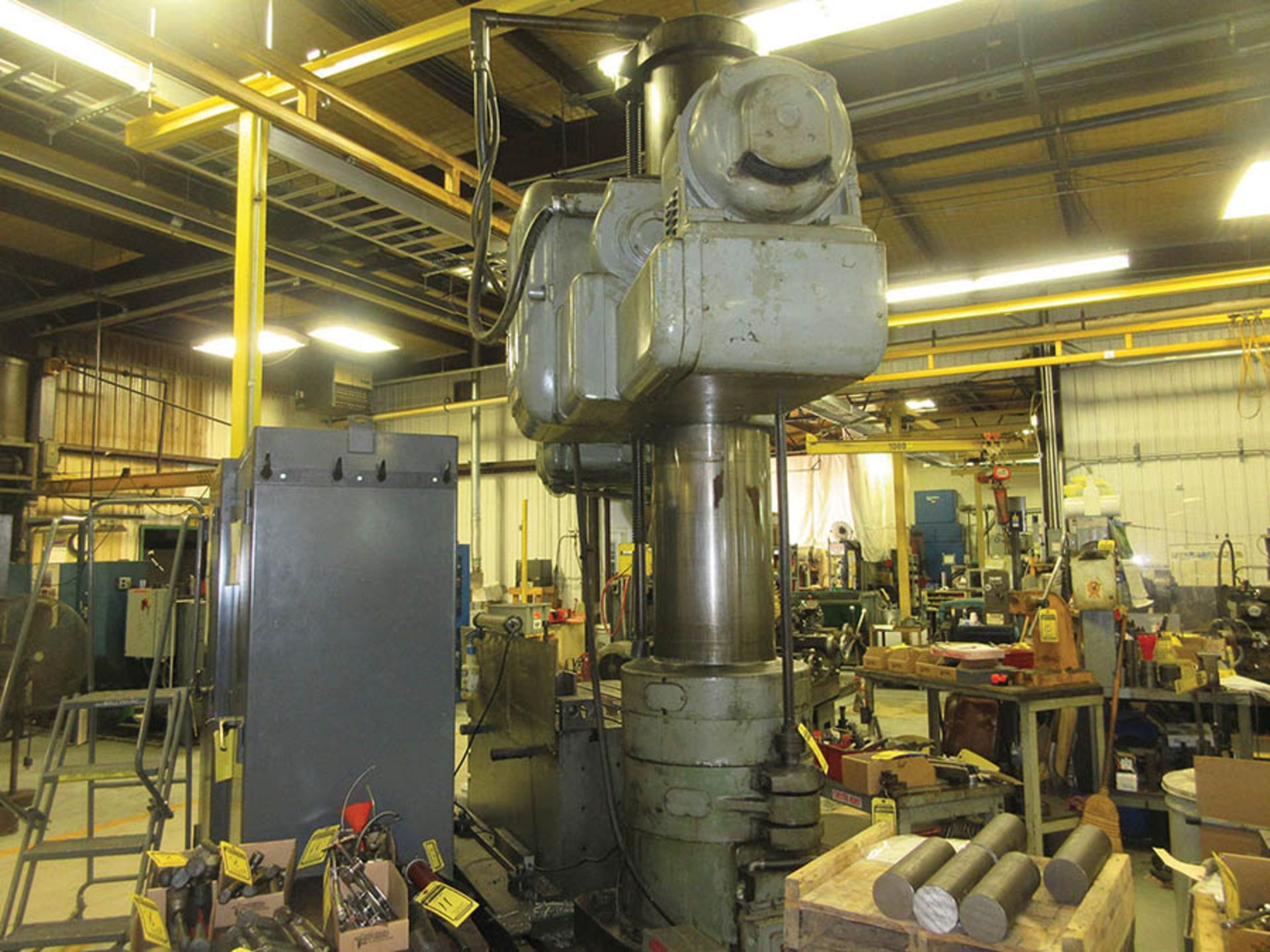 CARLTON 17'' X 6' RADIAL ARM DRILL W/ 56'' X 34'' X 26'' MACHINE BLOCK, MODEL: 3A, S/N 3285, SPEED - Image 4 of 6