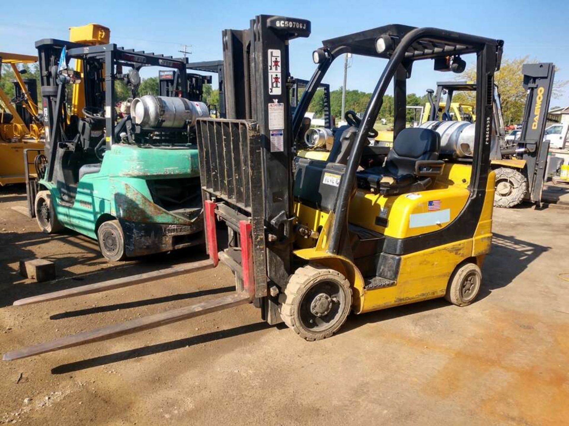 *LOCATED HAMILTON* 2011 YALE 5,000-LB CAP FORKLIFT, MOD: GLC050VX, LP, SOLID TIRE, 3-STAGE, 6,512 HR