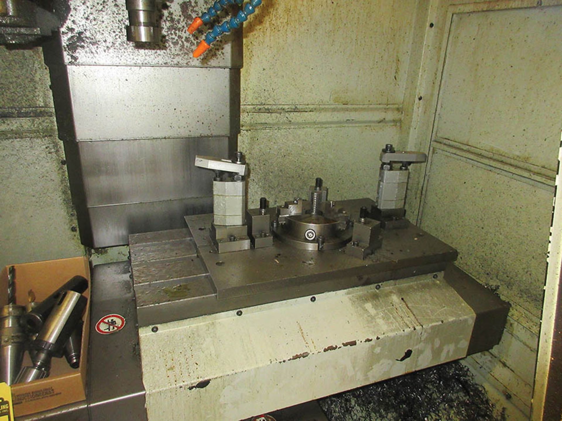 HURCO VM1 CNC VERTICAL MACHINING CENTER, 20-POSITION TOOL CHANGER, CHIP CONVEYOR, MAX CONTROL, S/N - Image 3 of 8