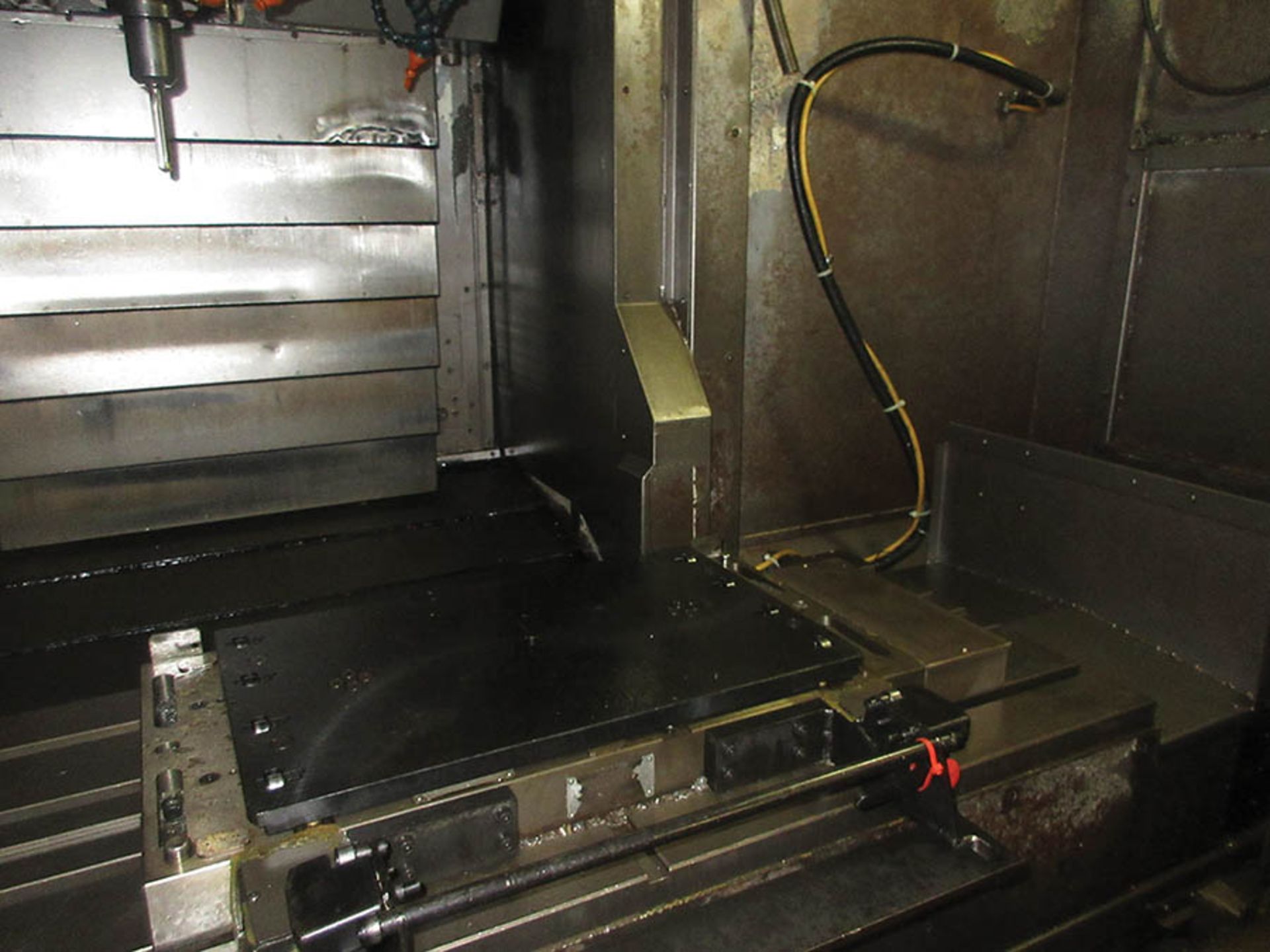 2005 OKUMA MA550VB CNC MACHINING CENTER, QUICK-CHANGE 32-POSITION TOOL CHANGER, CHIP BLASTER, CHIP - Image 3 of 10