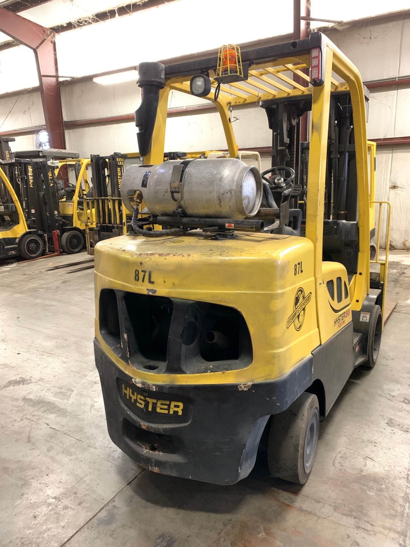 *LOCATED HAMILTON, OH* 2013 HYSTER 8,000-LB FORKLIFT, MOD S80FT, SOLID TIRE, LP, 3-STAGE, 5,007 HR - Image 4 of 6