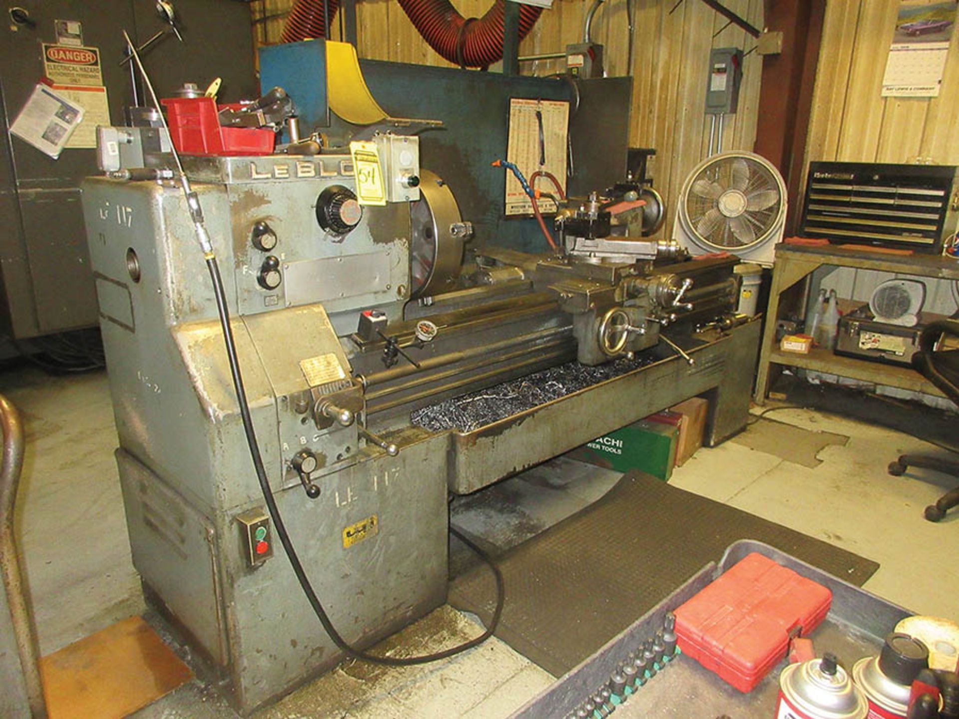 LE BLONDE 19-E7 ENGINE LATHE, 16'' 4-JAW CHUCK, 8'' 3-JAW CHUCK, TAILSTOCK, TOOL POST, S/N 7E-1999