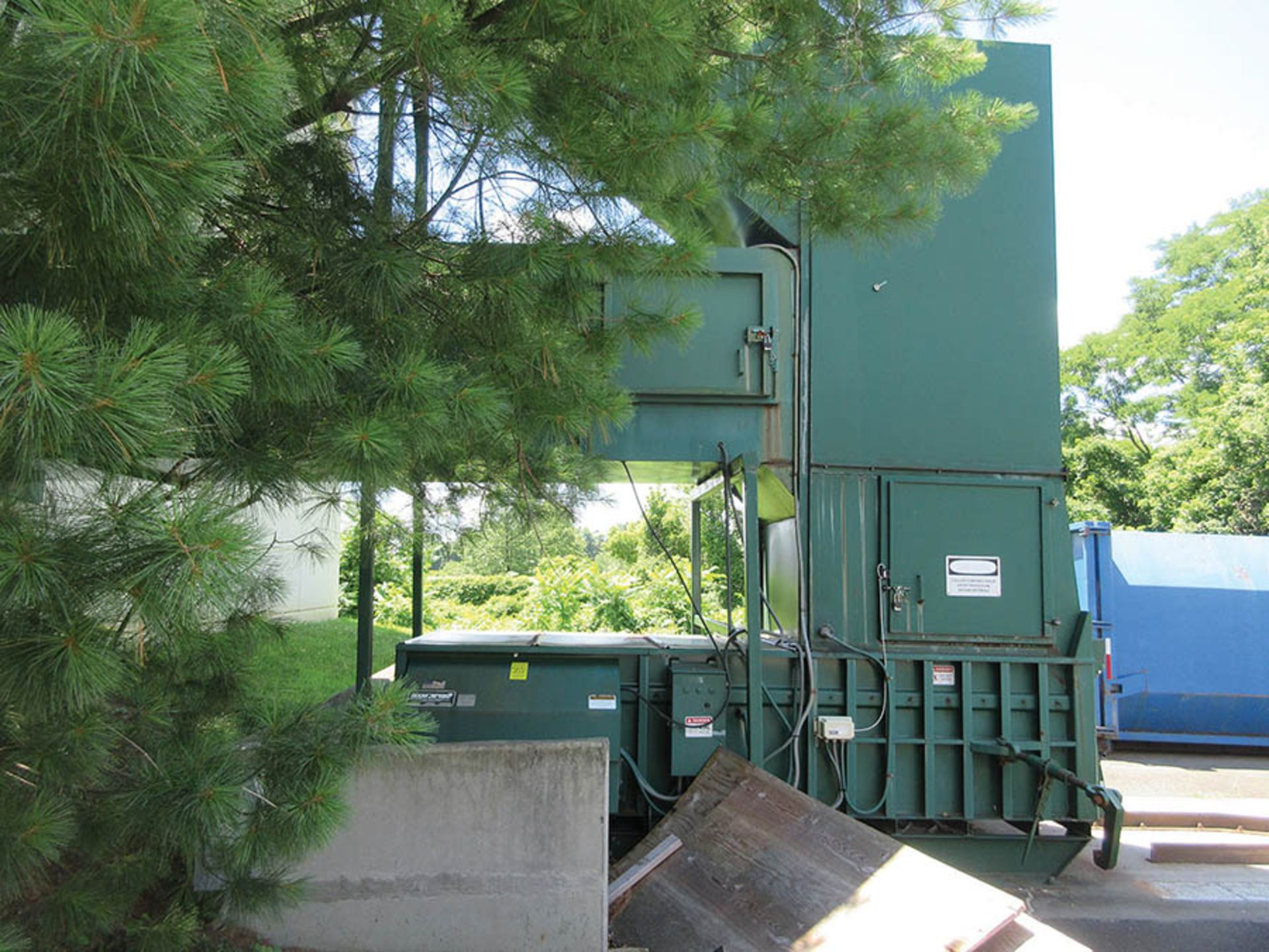 2004 MARATHON RAM JET TRASH COMPACTOR,RAM STYLE, MODEL: PJ450, (2) 57'' X 60'' CHUTES, (BUYER - Image 3 of 7