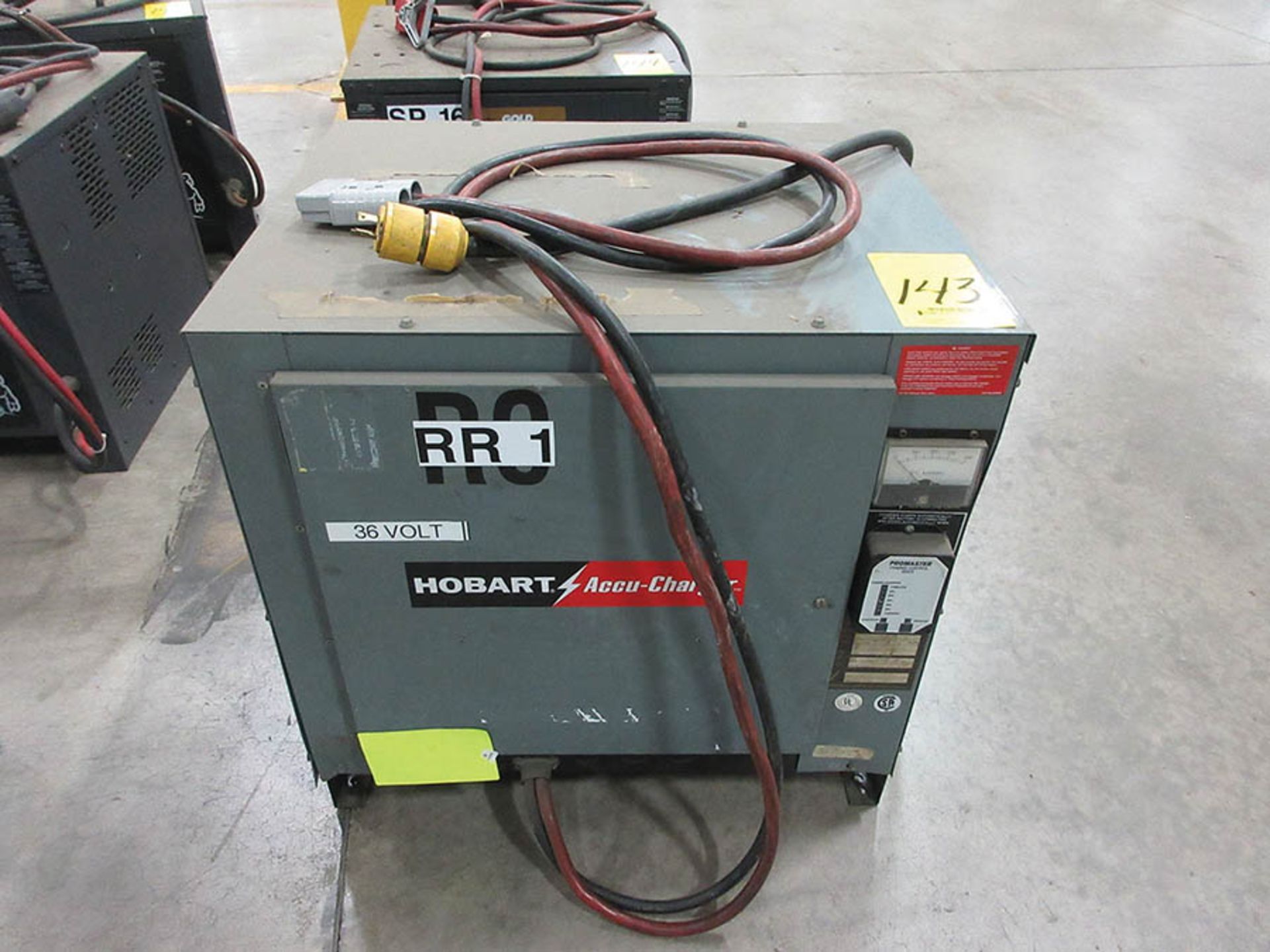 HOBART 36V BATTERY CHARGER, MODEL: 725C3-18, S/N 389CS08550