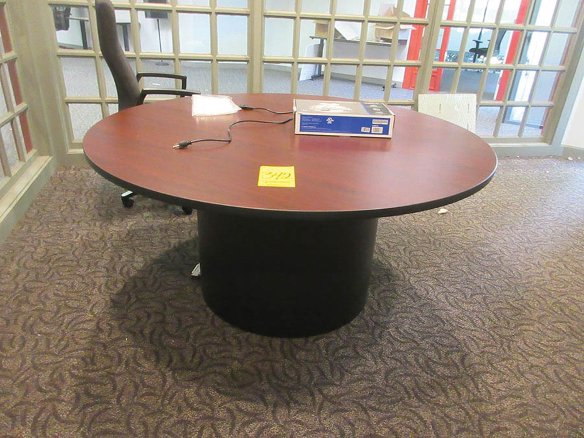 HON DESK, SENTRY FILE SAFE, FOLDING TABLE, 60'' ROUND TABLE - Image 4 of 4