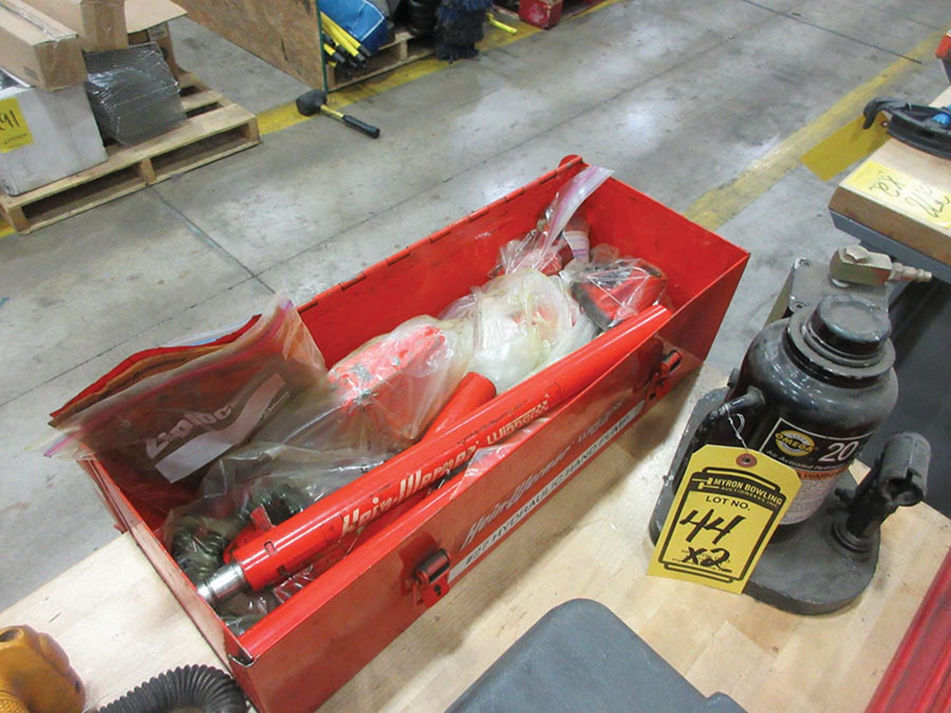 HEIN-WERNER 4-TOM HYDRAULIC JACK, WINNER SERIES, & OMEGA 20-TON AIR ACTUATED HYDRAULIC JACK