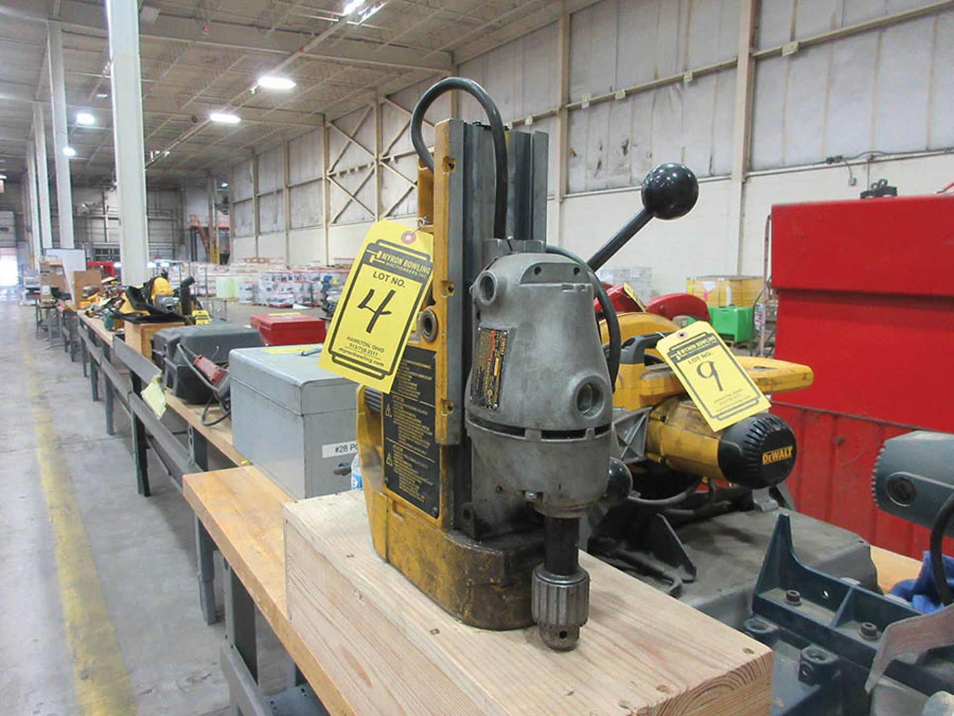 DEWALT 1/2'' MAGNETIC DRILL PRESS, MODEL: DW157, S/N 2031