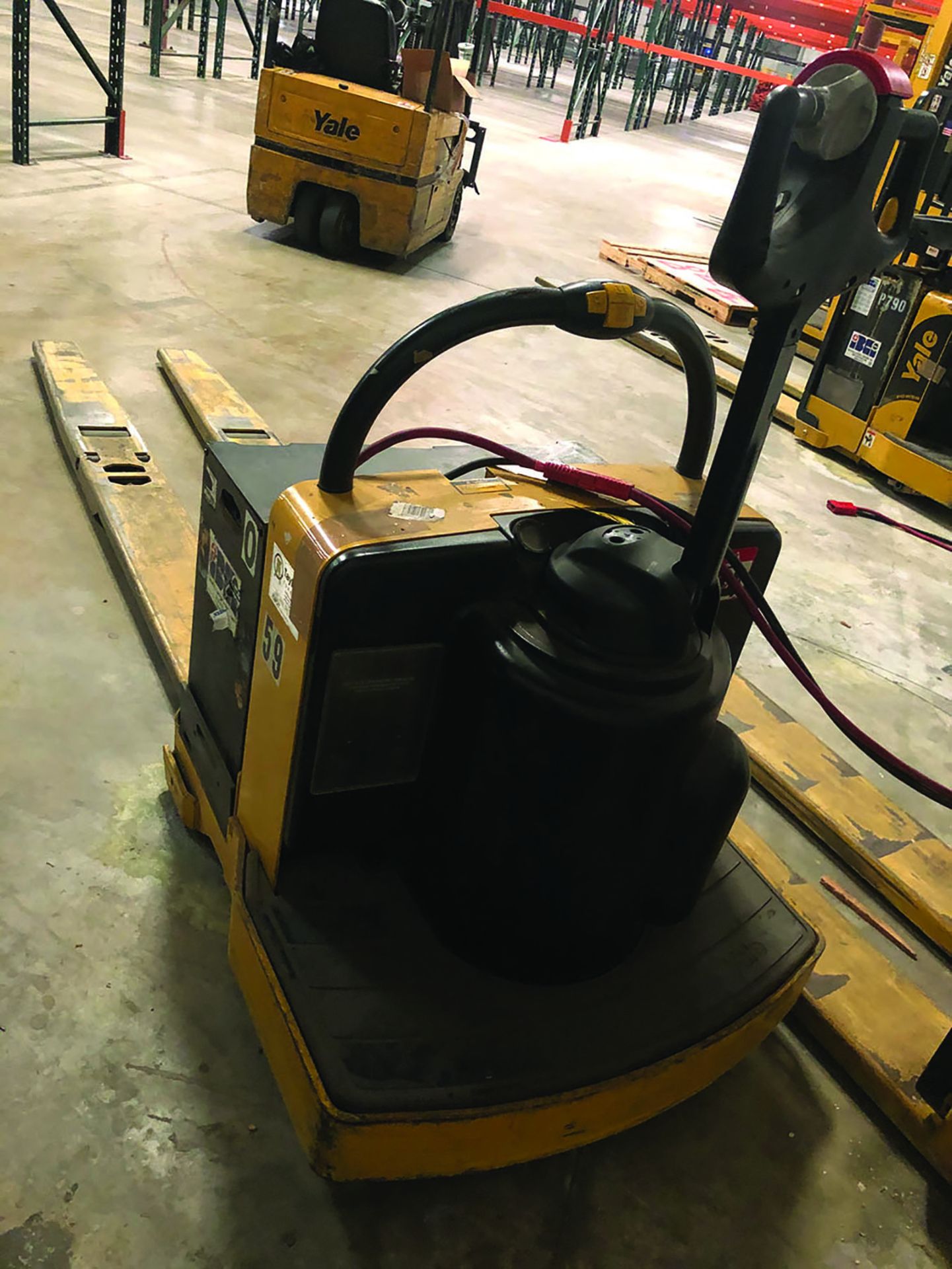 2011 YALE 8,000 LB MOTORIZED PALLET JACK, MODEL # MPE060, NO BATTERY