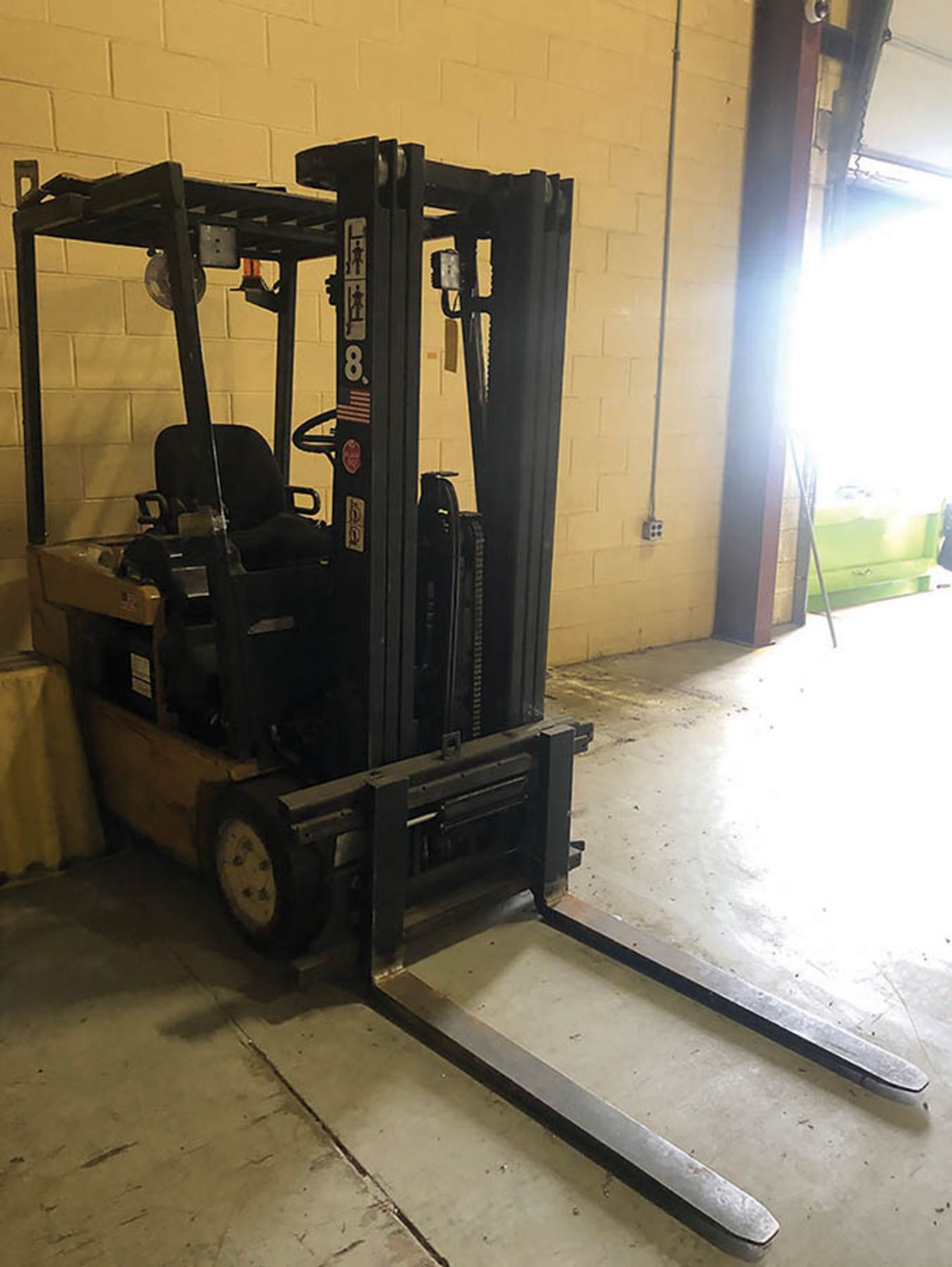 YALE ELECTRIC 3000 LB FORKLIFT, MODEL # ERP030TFN36SE078, S/N 8807-03867W, 36 V, THREE STAGE MAST, - Image 3 of 3