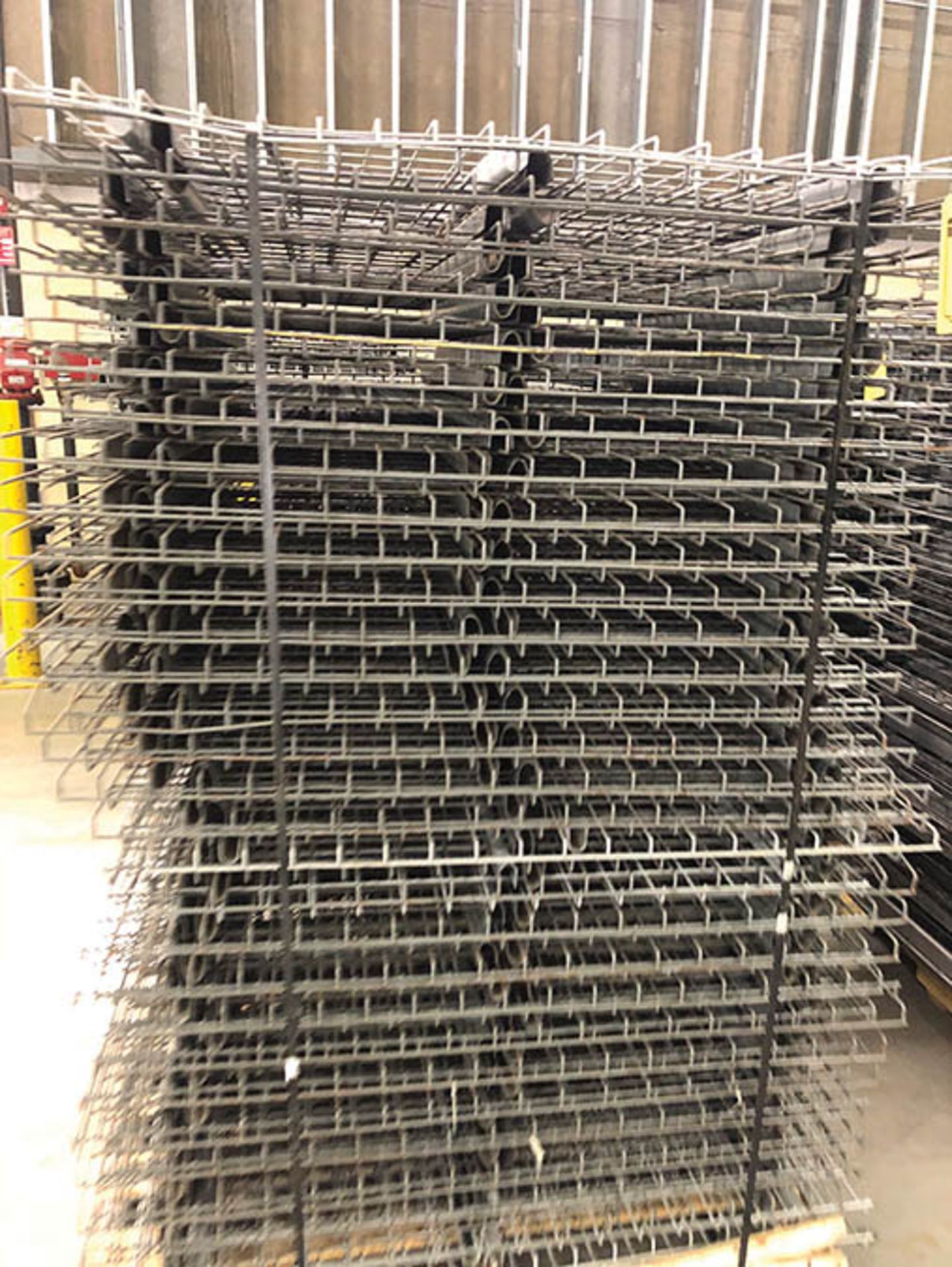 (X218) SECTIONS OF WIRE DECKING 45'` X 44'' X 1'` DEEP