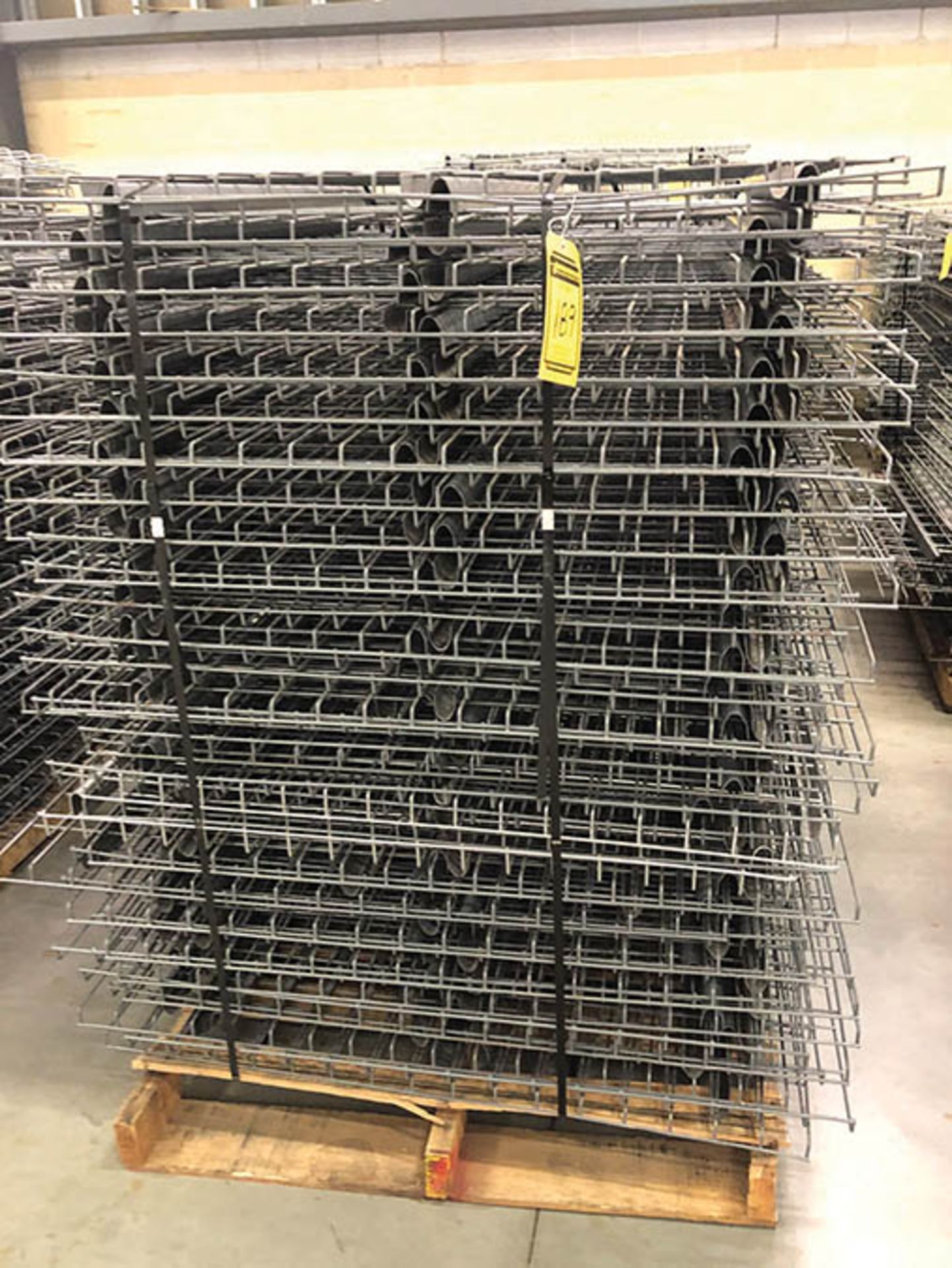 (X196) SECTIONS OF WIRE DECKING 45'` X 44'' X 1'` DEEP