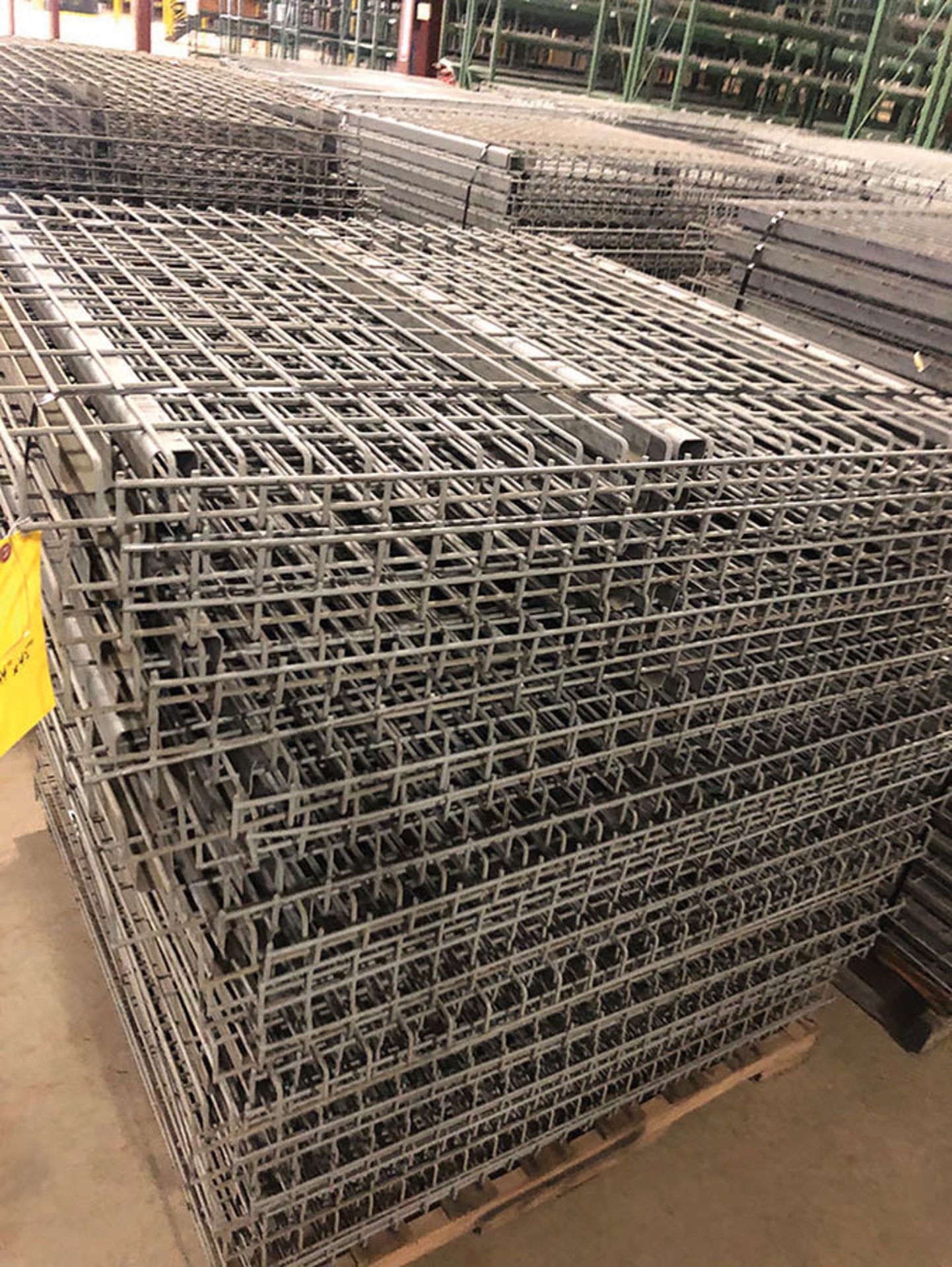 (X200) SECTIONS OF WIRE DECKING 44'` X 45'` - Image 3 of 4