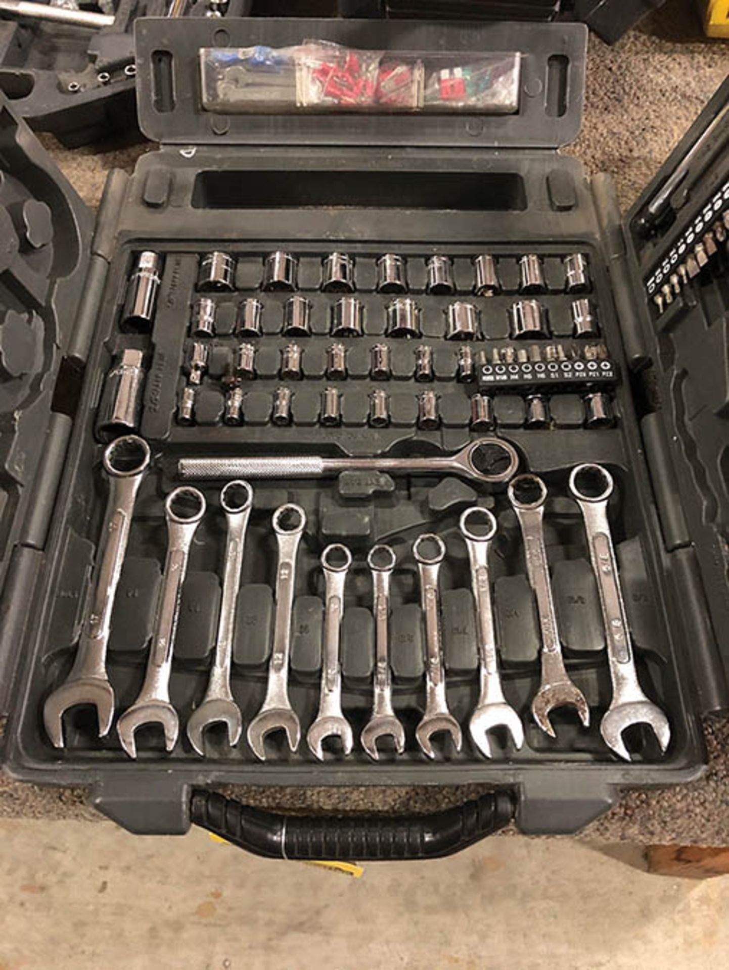 TOOL SET