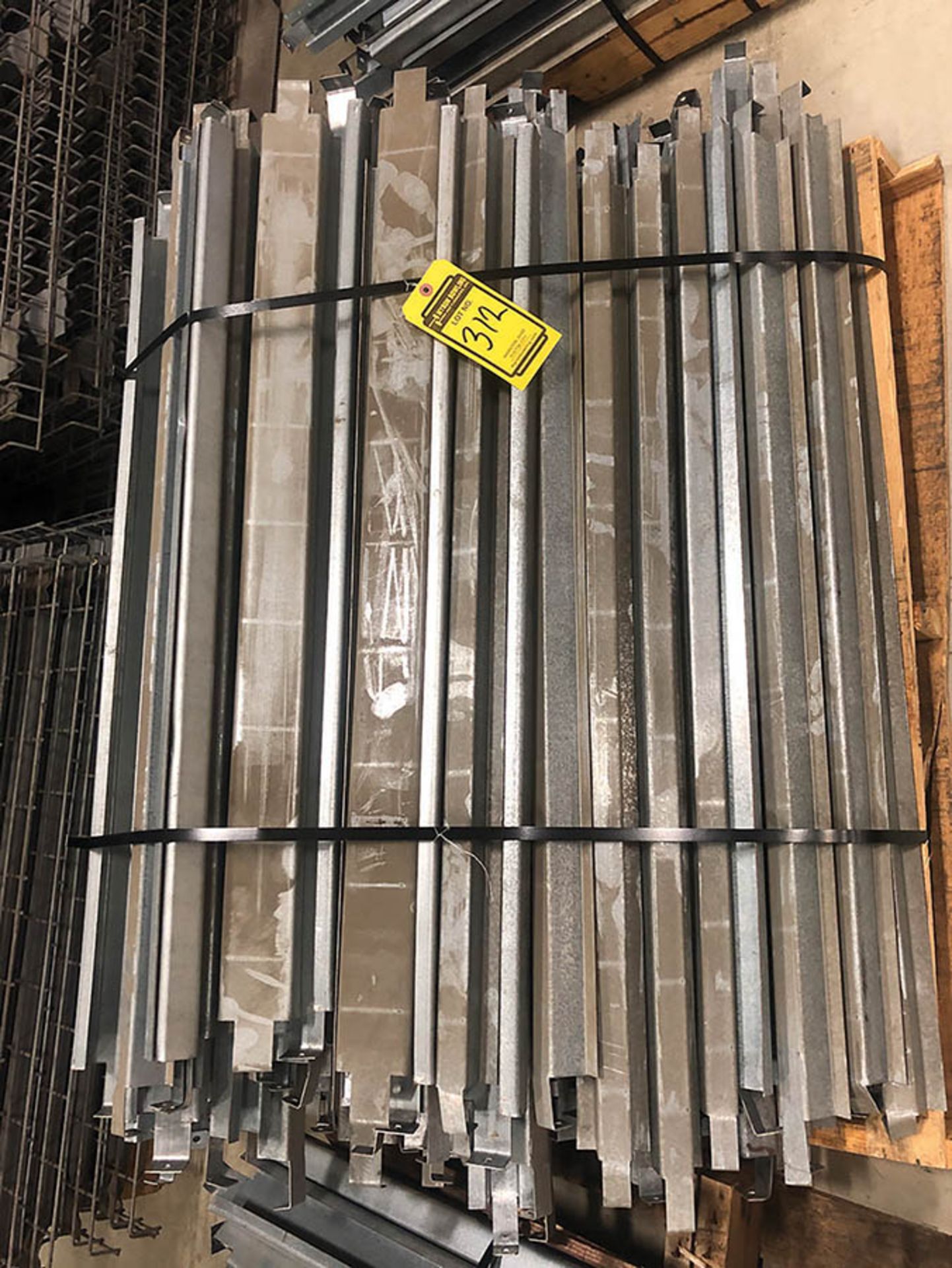 SKID OF FLANGED PALLET SUPPORTS