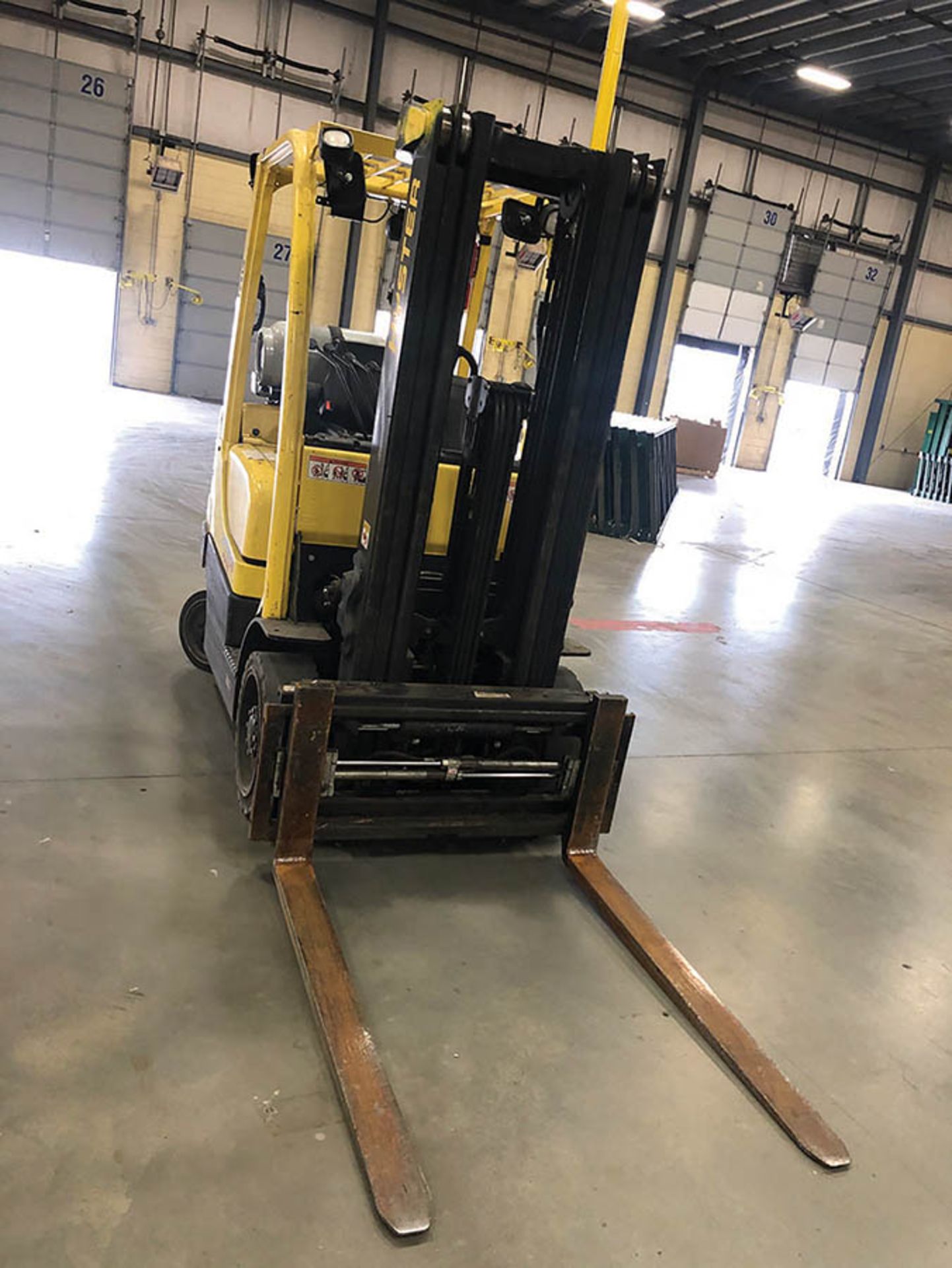 2014 HYSTER 5,000 LB FORKLIFT, MOD S50FT, 3-Stage Mast,, 189" Lift, LPG, Sideshift, Fork Positioner - Image 2 of 4