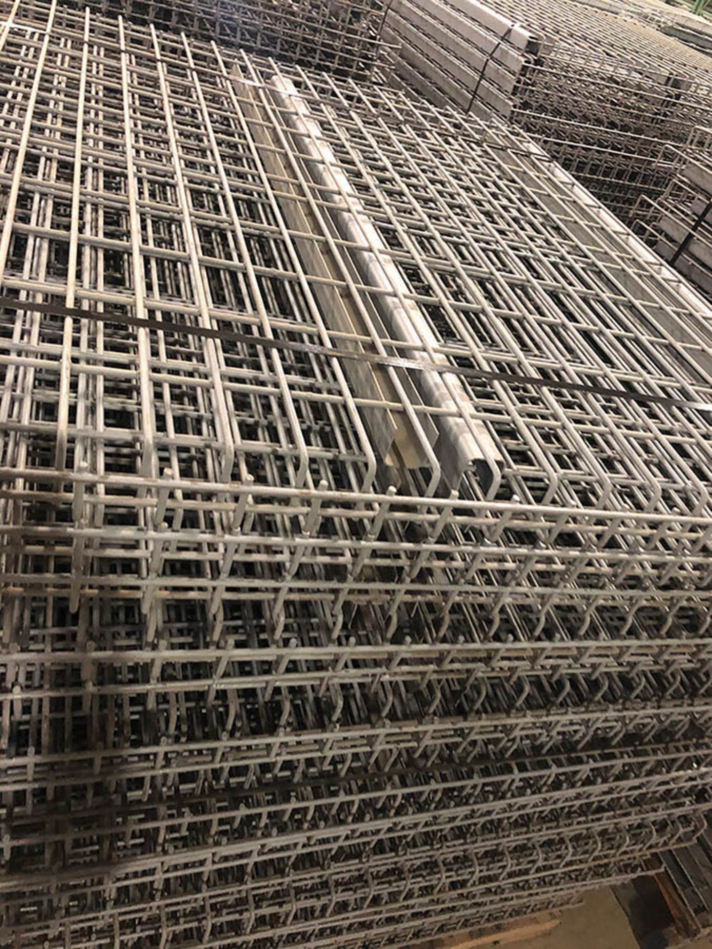 (X200) SECTIONS OF WIRE DECKING 44'` X 45'` - Image 4 of 4