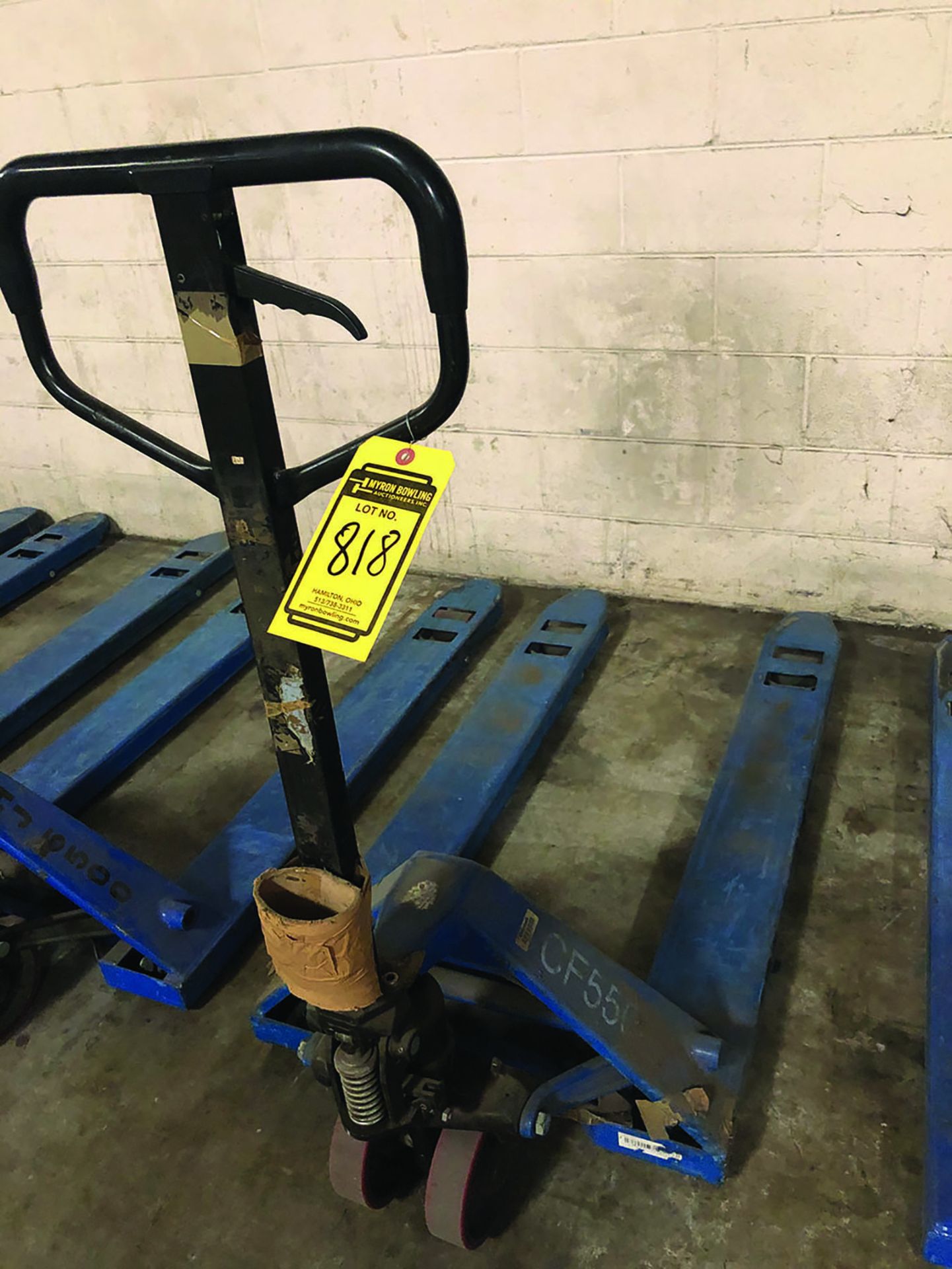 5,500 LB PALLET JACK