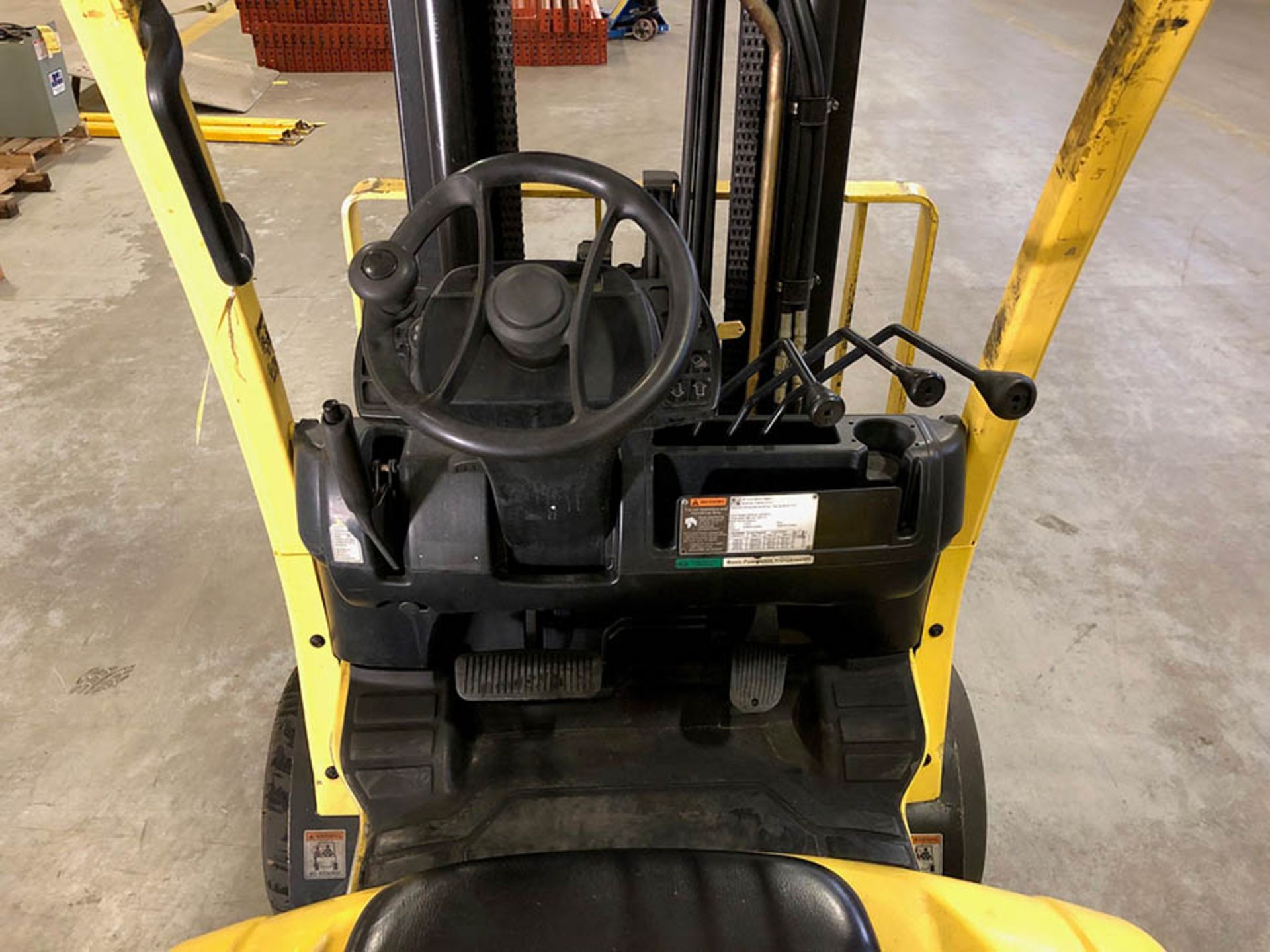 2011 HYSTER 6,000-LB. CAP. FORKLIFT,  MODEL S60FT, S/N F187V17771J, LPG, 180'' LIFT HEIGHT, SOLID - Image 5 of 5