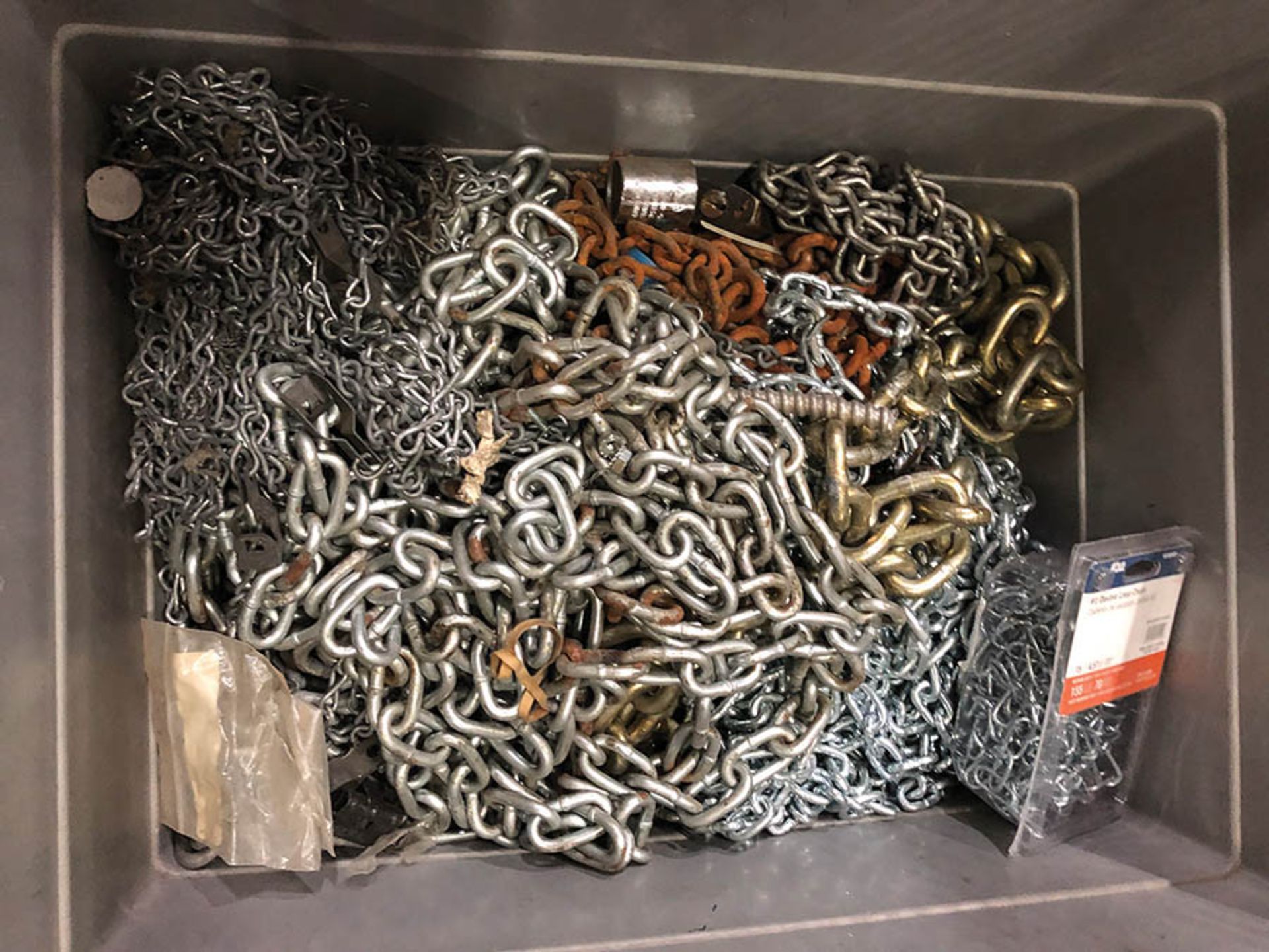 BIN OF ASSORTED CHAIN