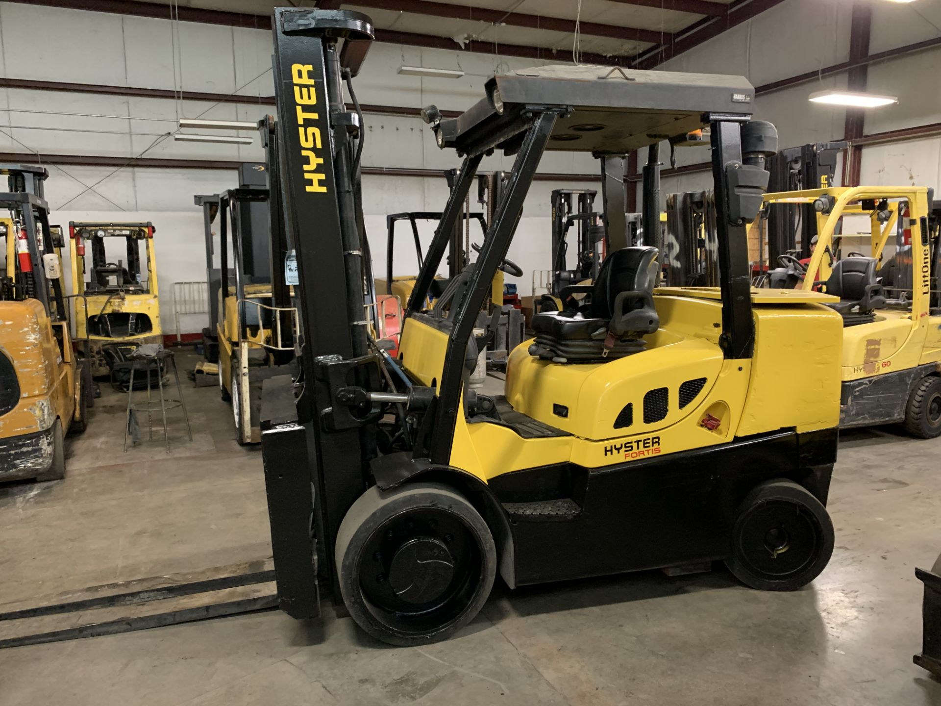 2012 HYSTER 15,500 LB. DIESEL FORKLIFT MODEL S155FT; SOLID TIRES; 2-STAGE MAST (LOCATED OHIO) - Image 3 of 5