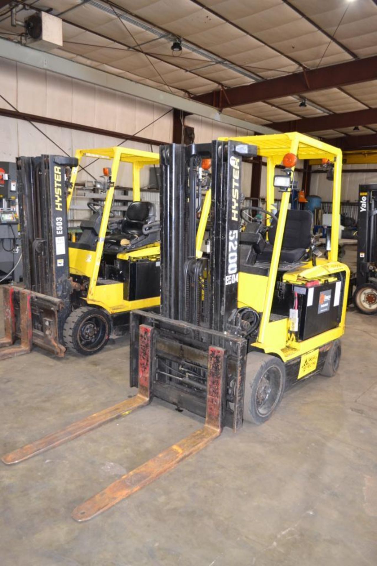 HYSTER 6000 LB. ELECTRIC FORKLIFT MODEL E60XM-33; S/N F108V13704V; SOLID TIRES; OVERHEAD GUARD; - Image 2 of 2