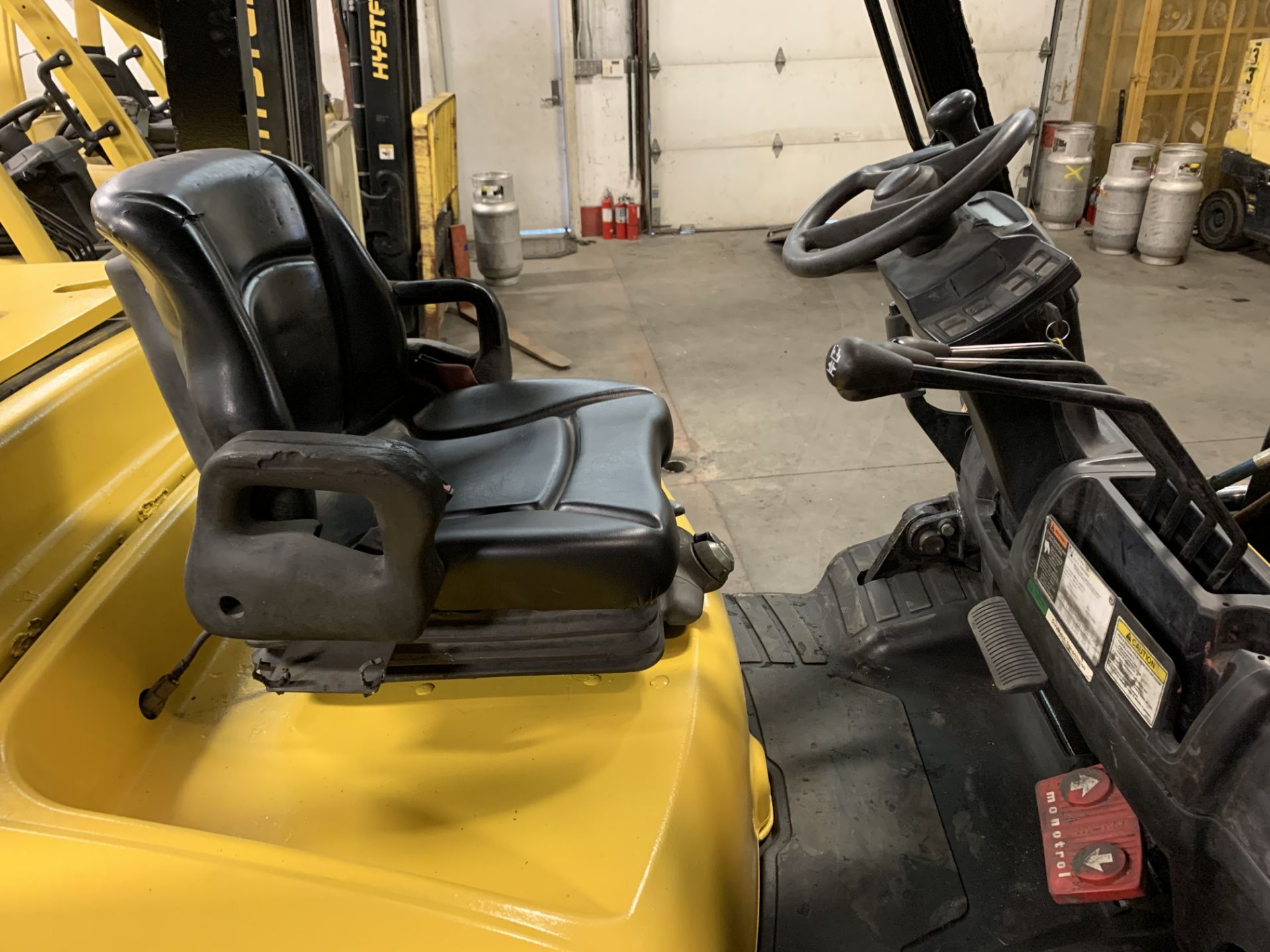 2012 HYSTER 15,500 LB. DIESEL FORKLIFT MODEL S155FT; SOLID TIRES; 2-STAGE MAST (LOCATED OHIO) - Image 5 of 5