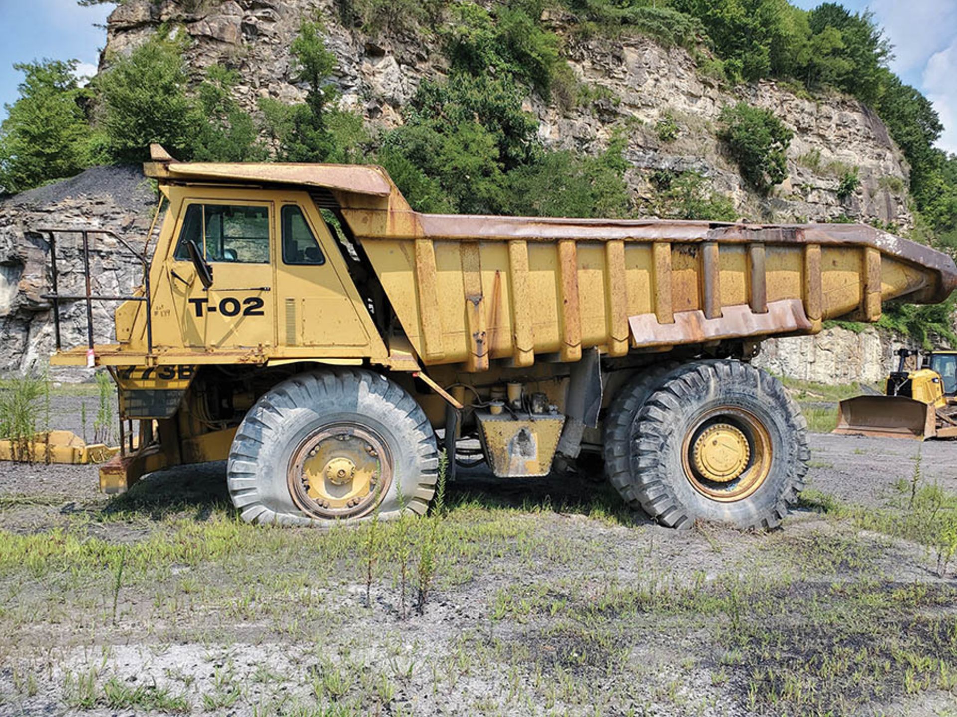 CATERPILLAR 773B OFF-ROAD DUMP TRUCK, S/N: 63W01175, 45,029 HRS.,21.00-35 TIRES, CAT 12-CYLINDER - Image 2 of 7