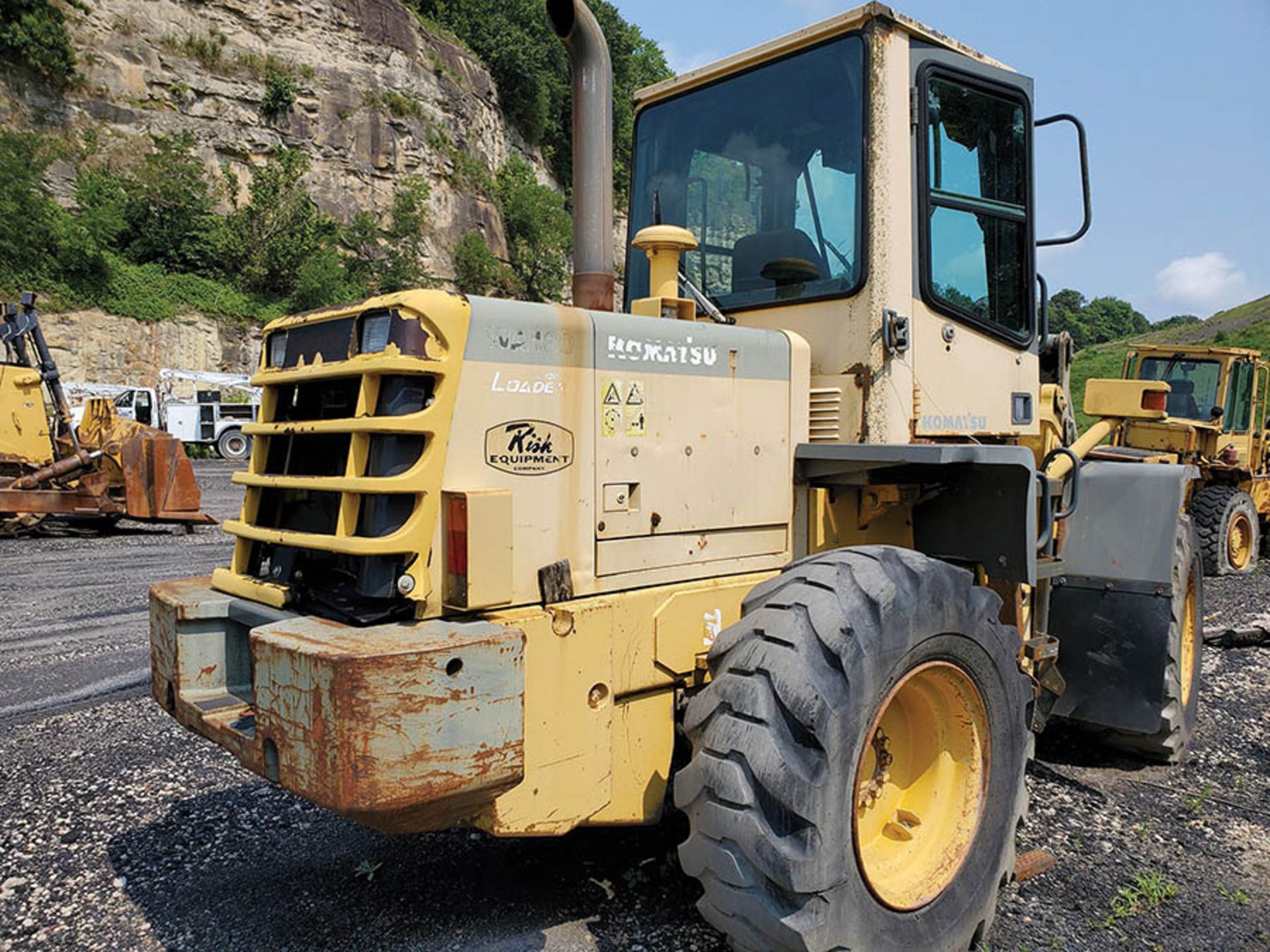 1999 KOMATSU WA180-3PH WHEEL LOADER, S/N: A851281999, 6,235 HOURS SHOWING, FORK ATTACHMENT ( - Image 5 of 7