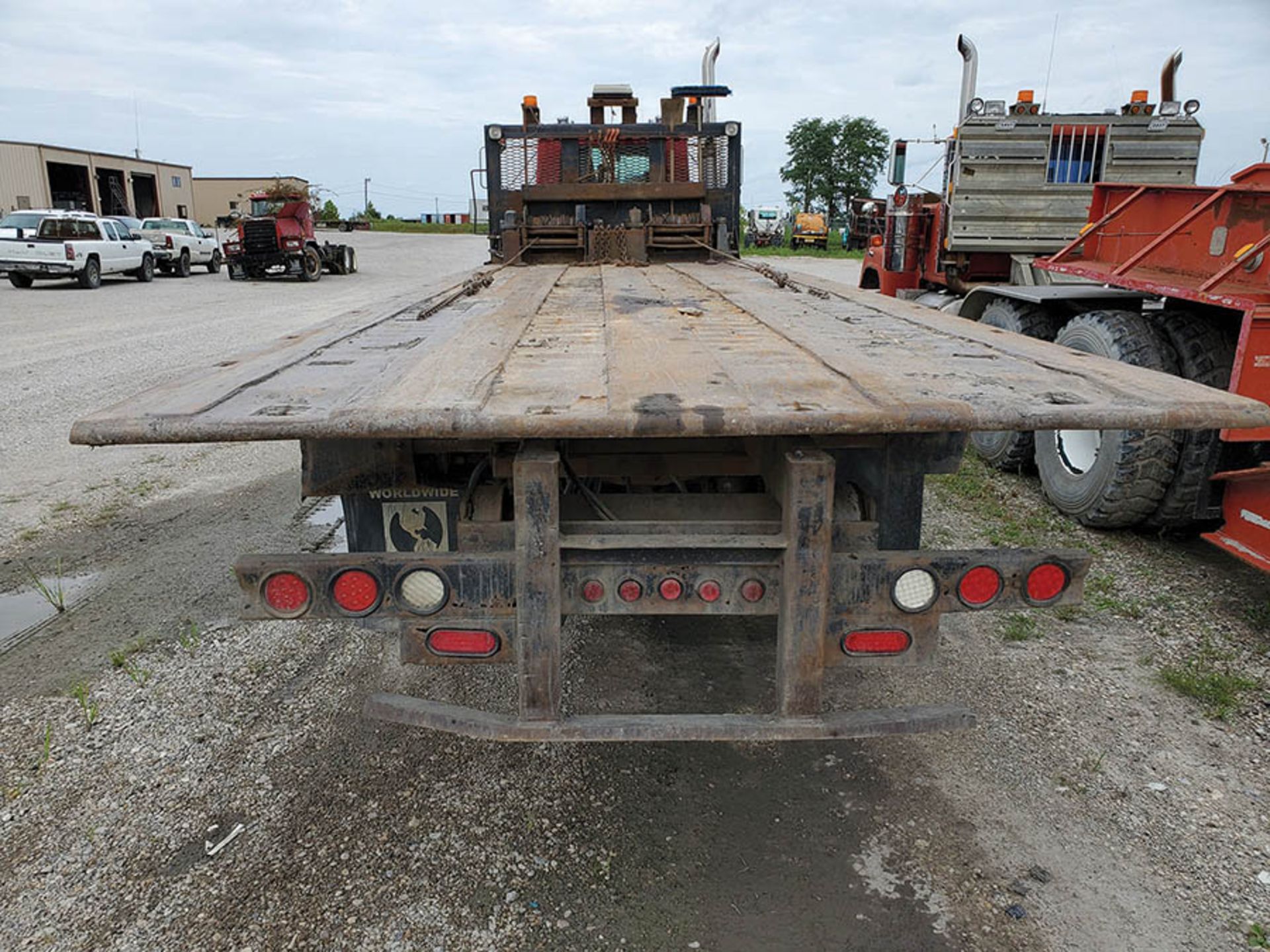 1997 MACK RD888 SX ROLL BACK TRUCK, T/A 2 RUFNEK WINCHES, MAXITORQUE ES TRANS, 410,661 MILES, 25' - Image 8 of 12