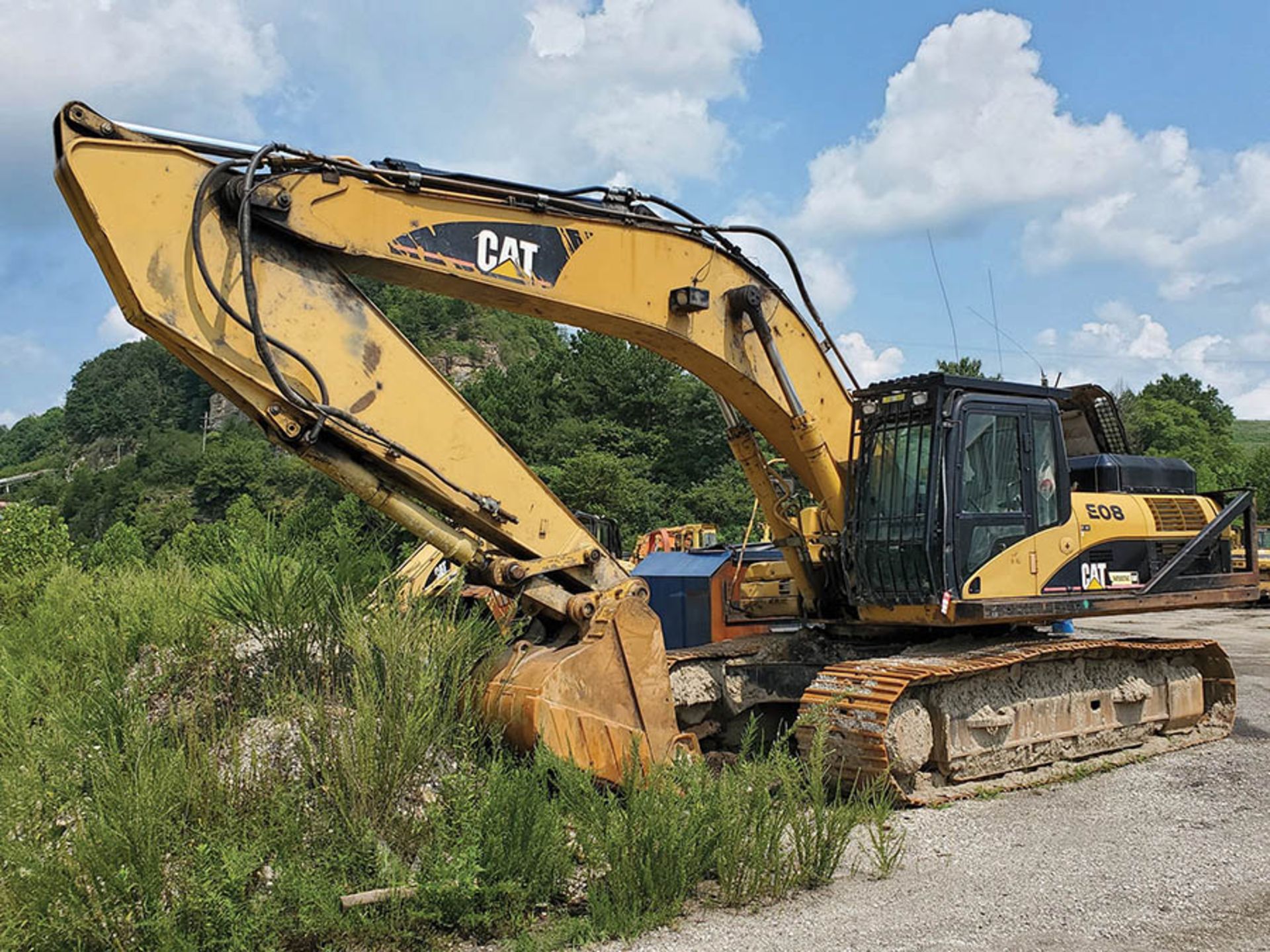 CATERPILLAR 330D EXCAVATOR, S/N: CAT0330DLB6H00526, 20,294 HOURS SHOWING, CAT 6-CYLINDER DIESEL - Image 2 of 8