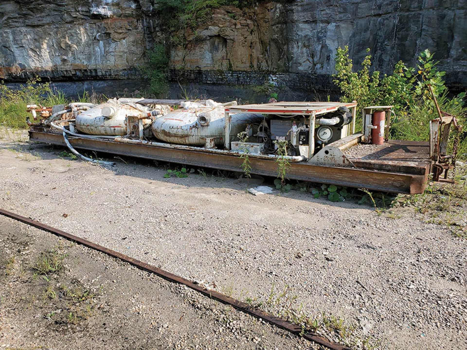 AL LEE DIESEL 2 POD DUSTER, S/N E8546, LOCATION: MATRIC DEEP MINE - Image 2 of 8