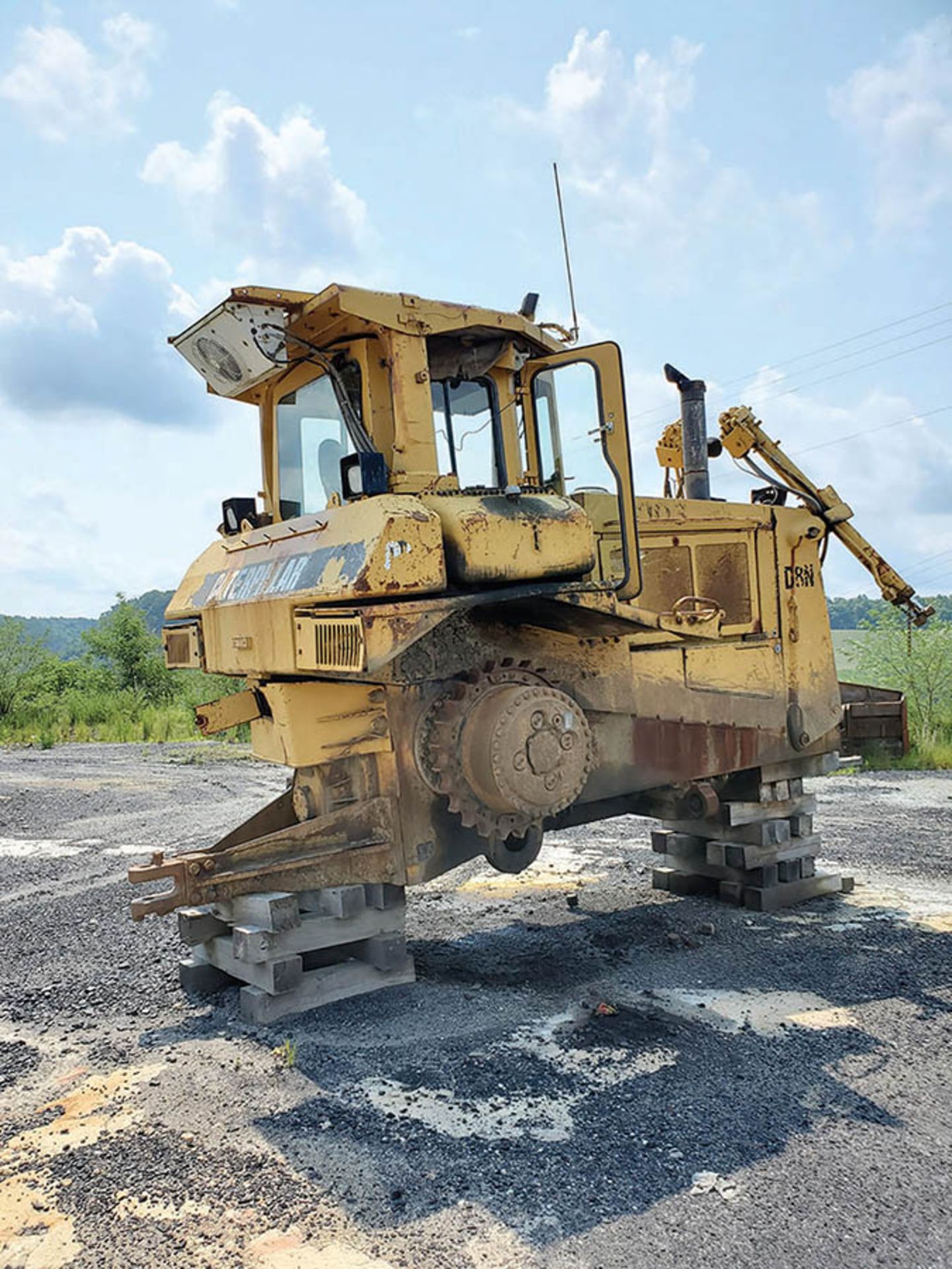 CATERPILLAR D8N DOZER PARTS MACHINE LOCATION: UPPER LEVEL BEECH FORK YARD - Image 4 of 4