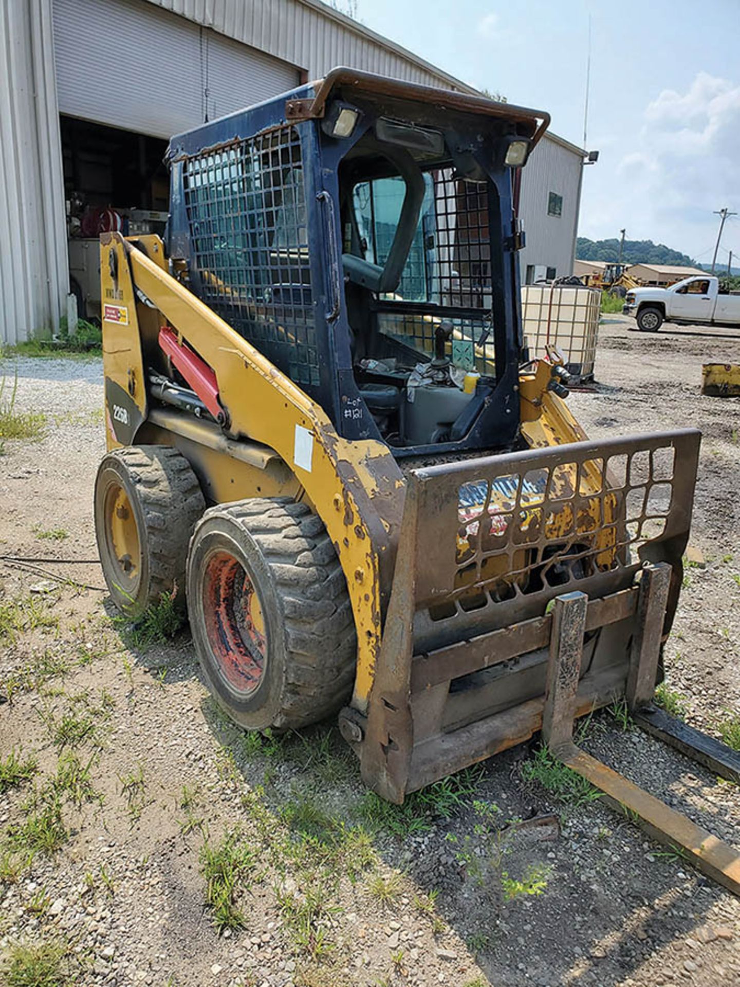 CATERPILLAR 226B SKID STEER LOADER, P/N: CAT0226BEMWD02368, 2,198 HOURS SHOWING, CAT C2.2 DIESEL - Image 6 of 8