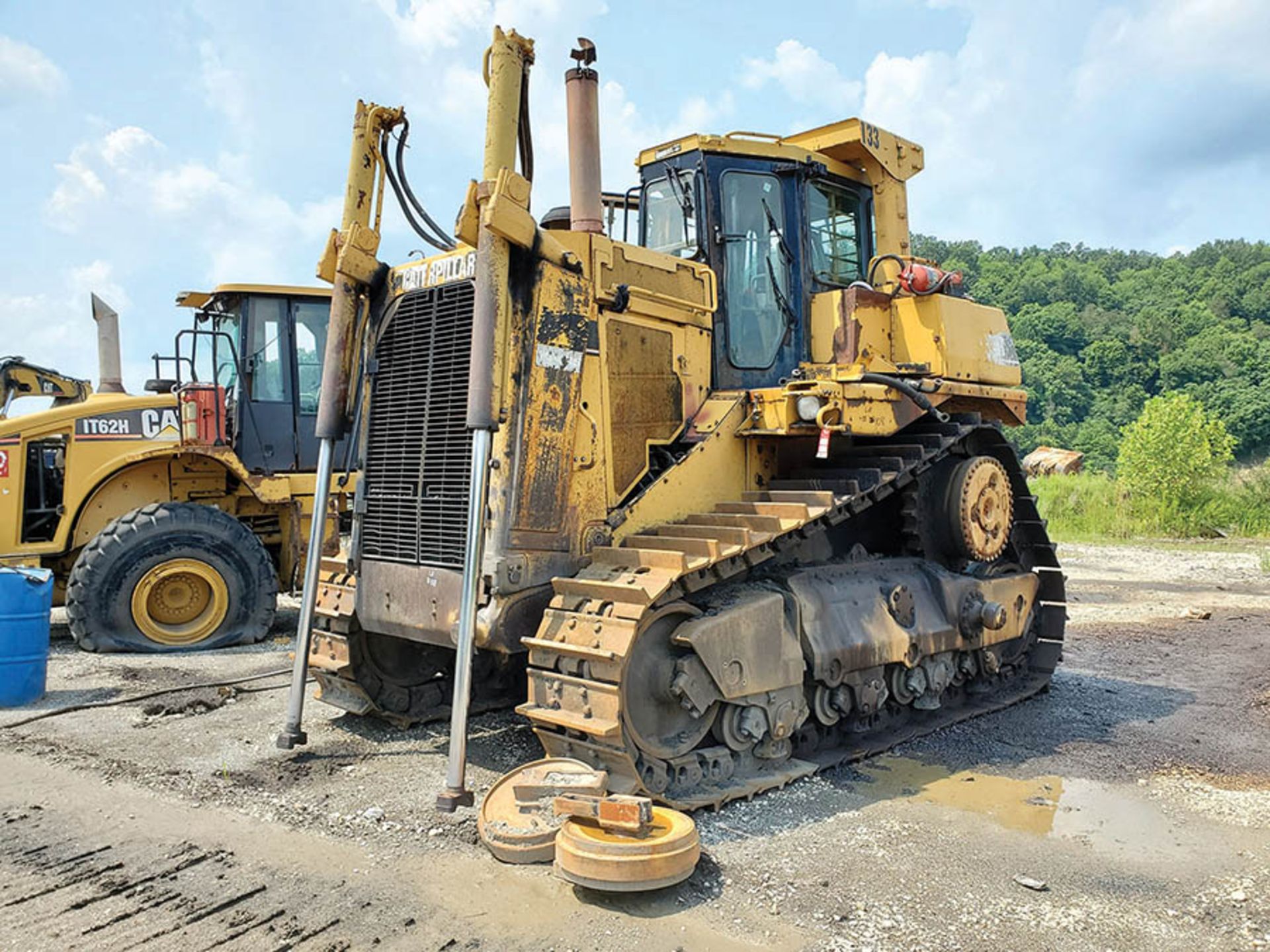 CATERPILLAR D9R DOZER, S/N: ABK00558, CAT 3408 DIESEL ENGINE, 24'' WIDE METAL TRACKS, REAR - Image 5 of 10