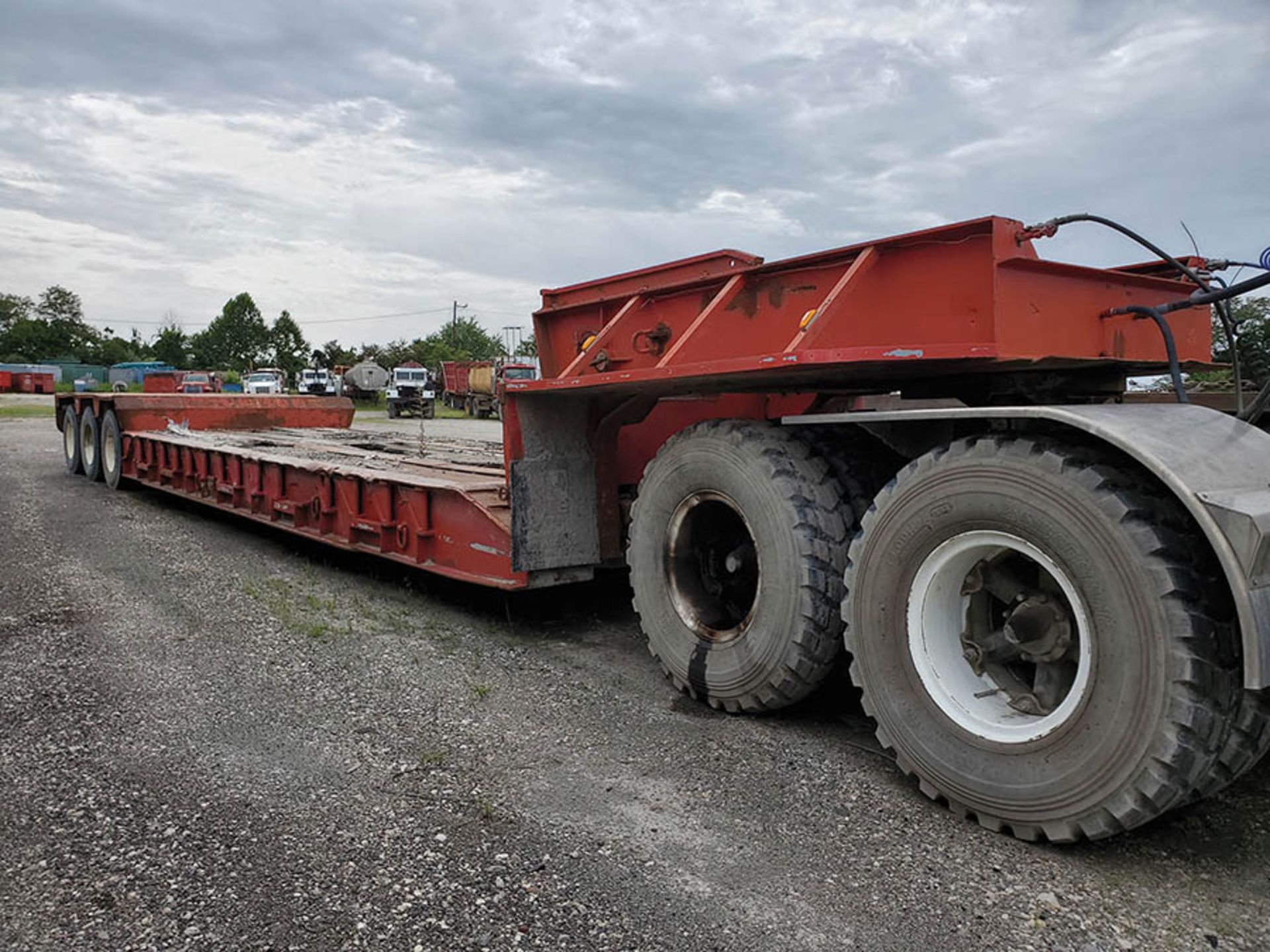 1978 BIRMINGHAM TRI AXLE RGN TRAILER, MODEL 12752LSR, VIN HS 509, 27' DECK, LOCATION: MARCO SHOP - Image 12 of 13