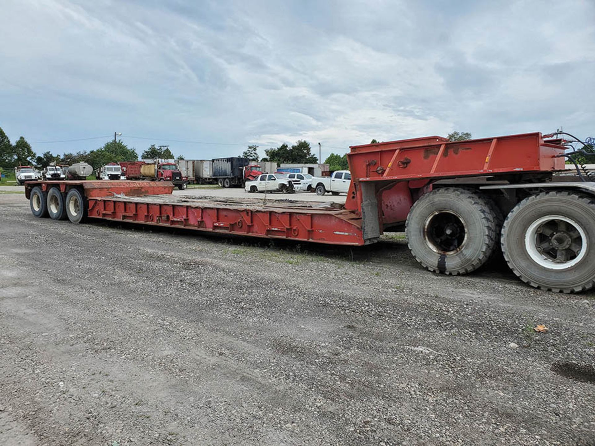 1978 BIRMINGHAM TRI AXLE RGN TRAILER, MODEL 12752LSR, VIN HS 509, 27' DECK, LOCATION: MARCO SHOP